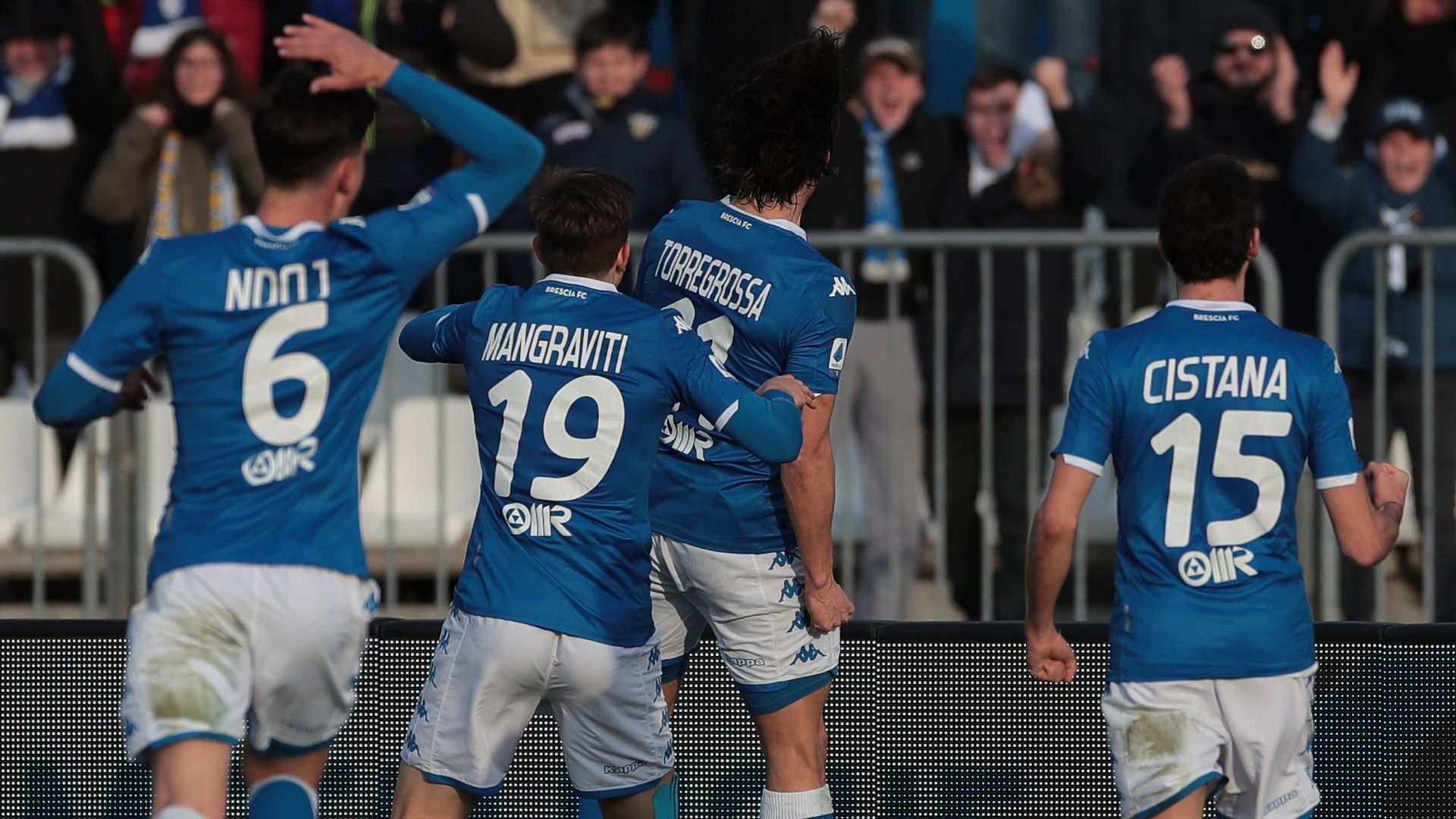 Torregrossa celebrating - Brescia Cagliari