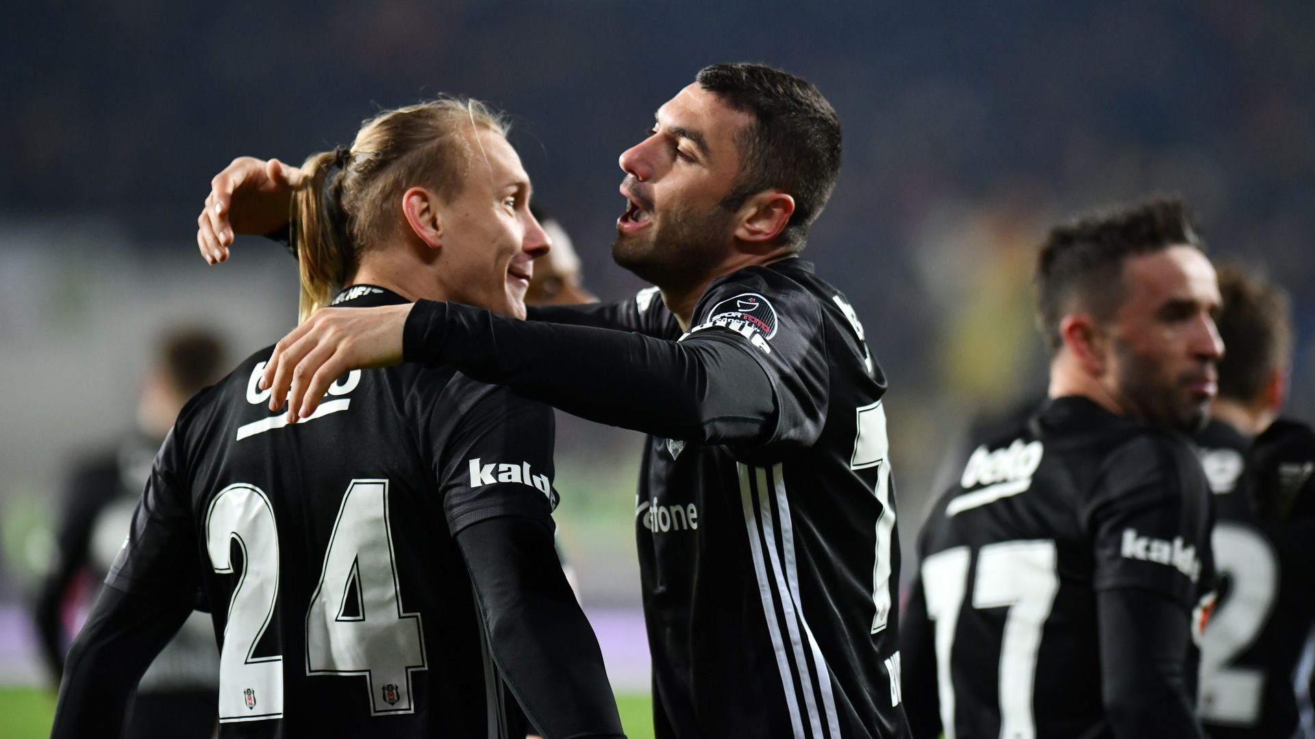 Domagoj Vida Burak Yilmaz Besiktas 2152019