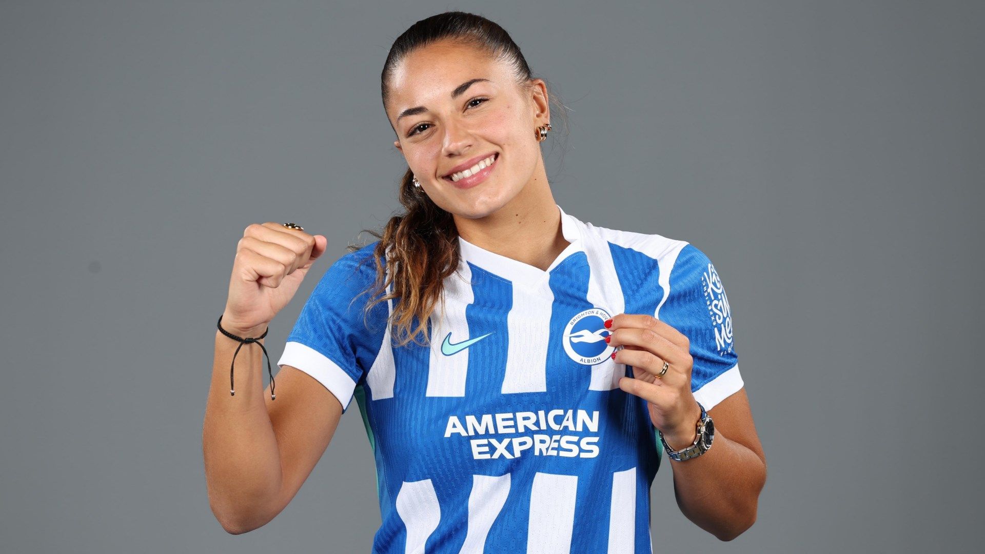 Carla Camacho Brighton signing 2025
