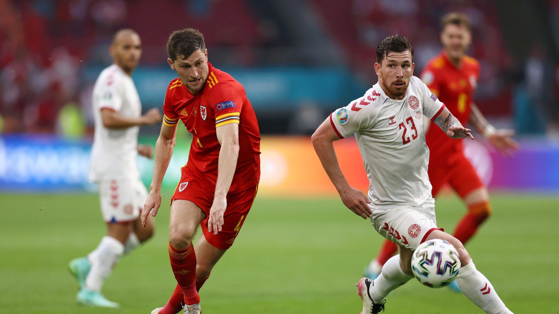 Hojbjerg Davies Denmark Wales Euro 2020