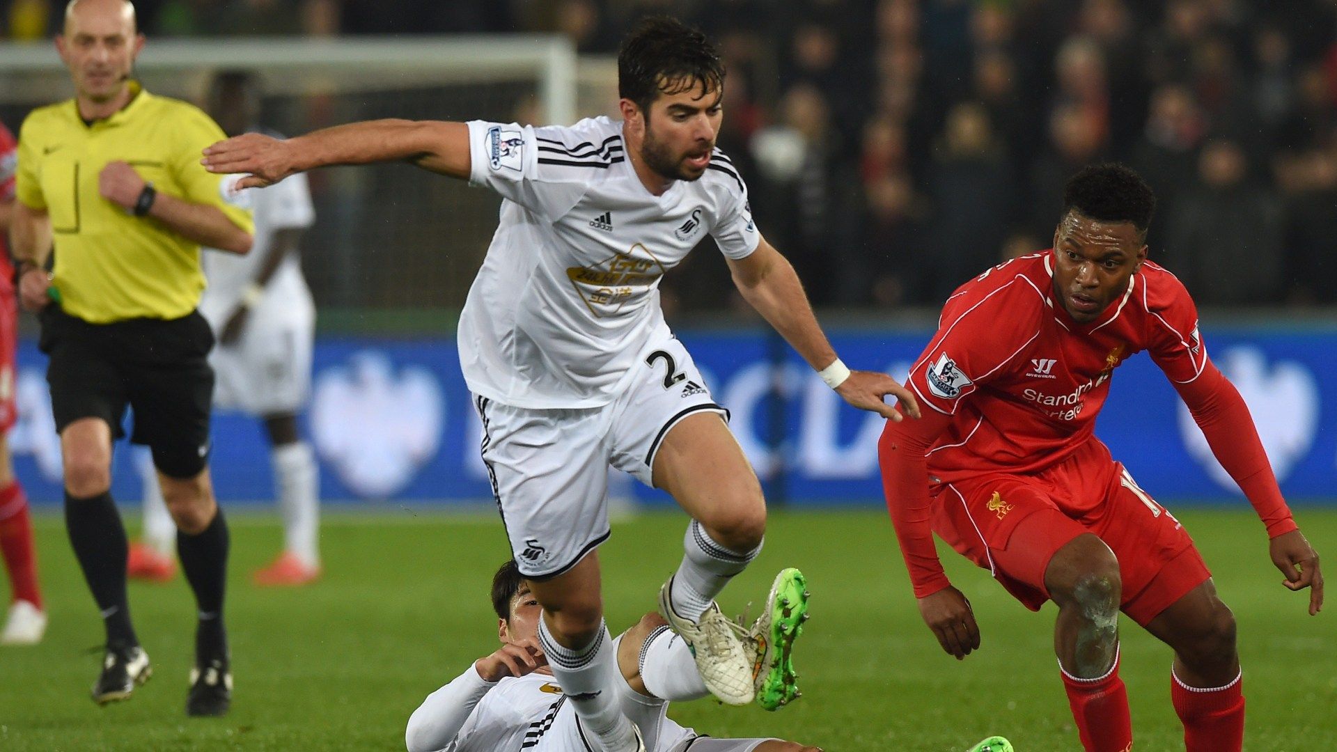 Jordi Amat vs Daniel Sturridge