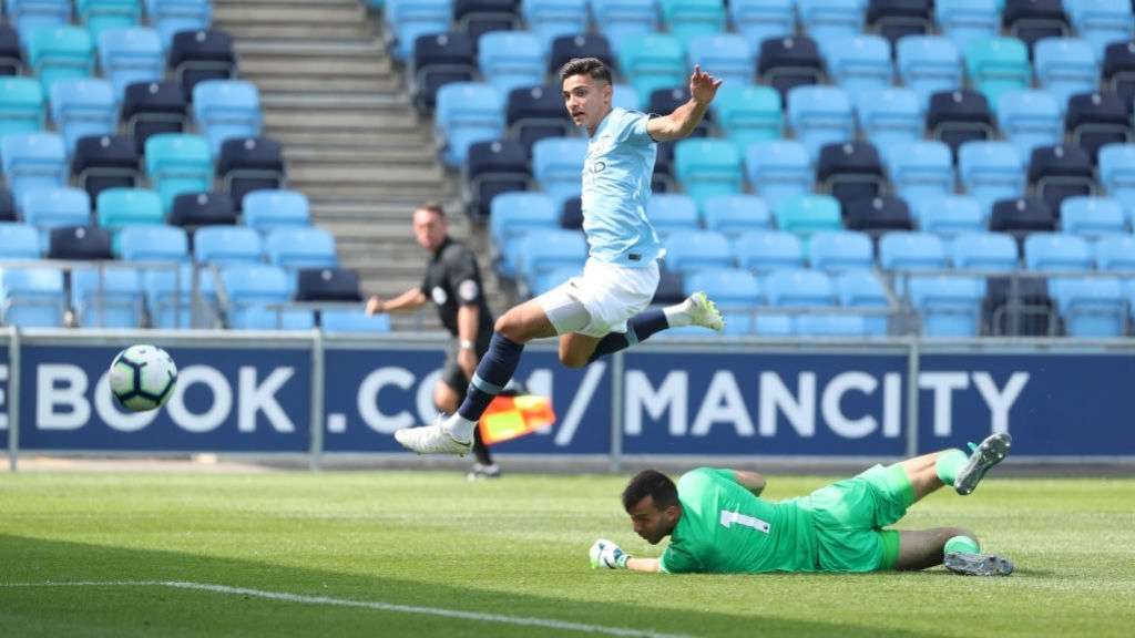 Nabil Touaizi Manchester City