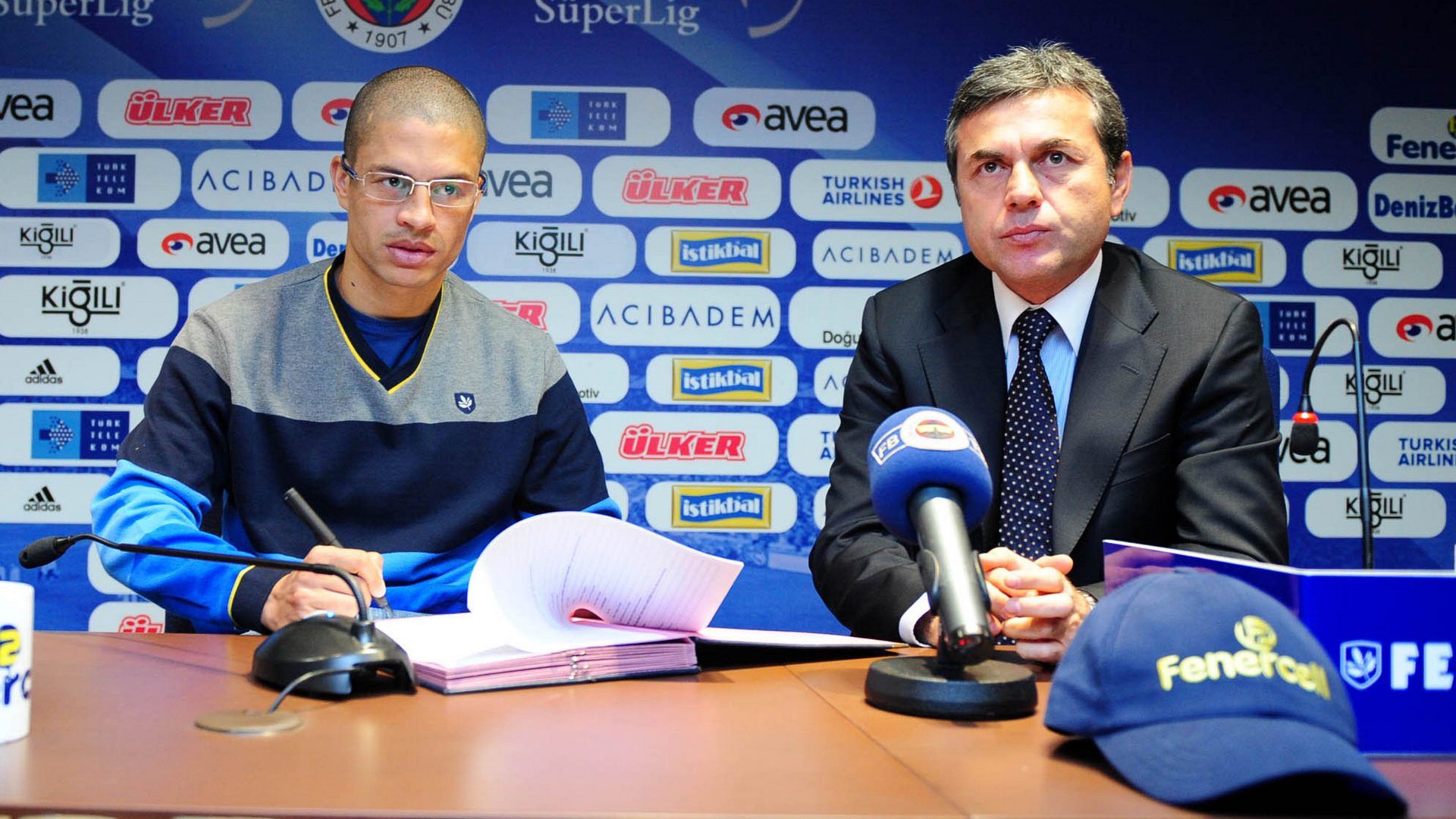 Alex de Souza Aykut Kocaman