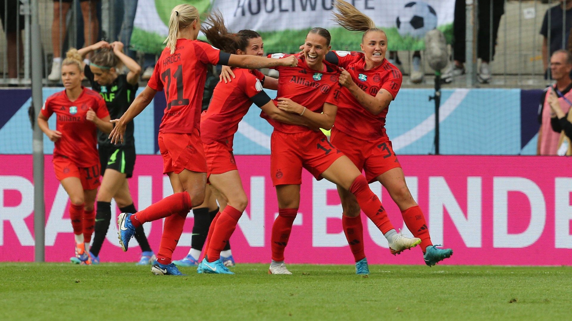 Klara Buehl FC Bayern Wolfsburg Supercup 2024