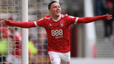 Barrie McKay Nottingham Forest