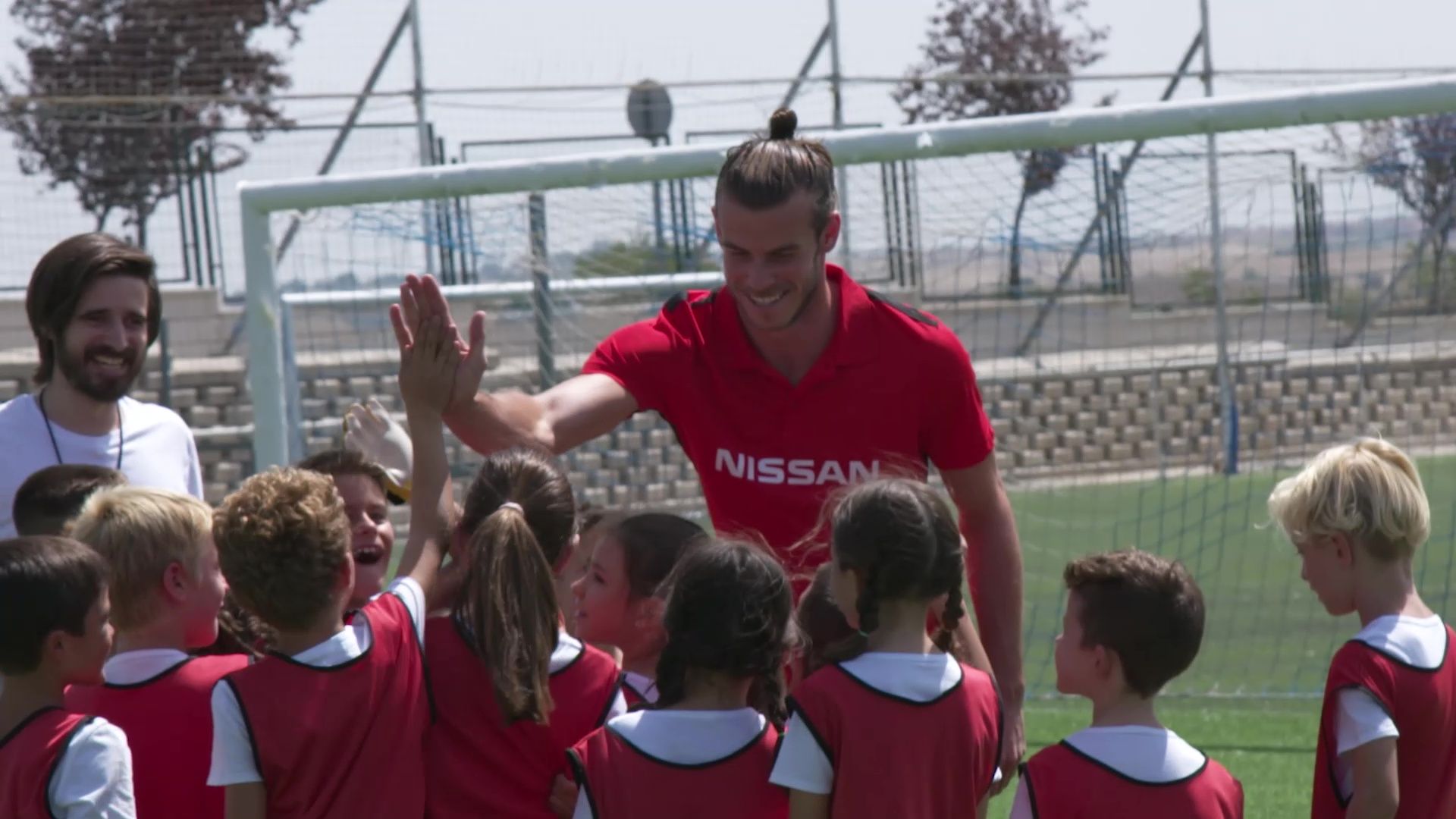 Gareth Bale Nissan 18112017