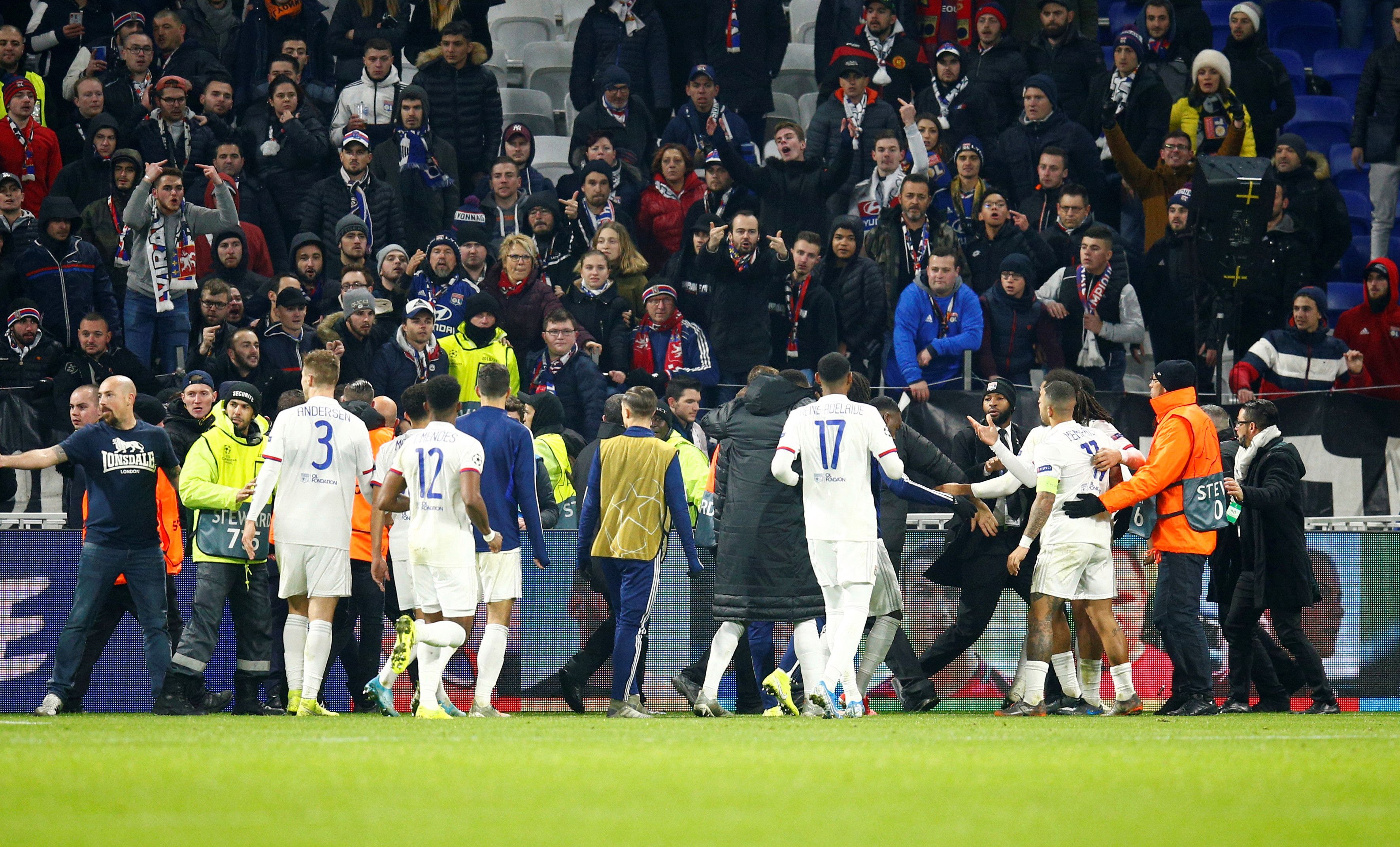 Memphis Depay clash with Lyon fans - Champions League 10122019