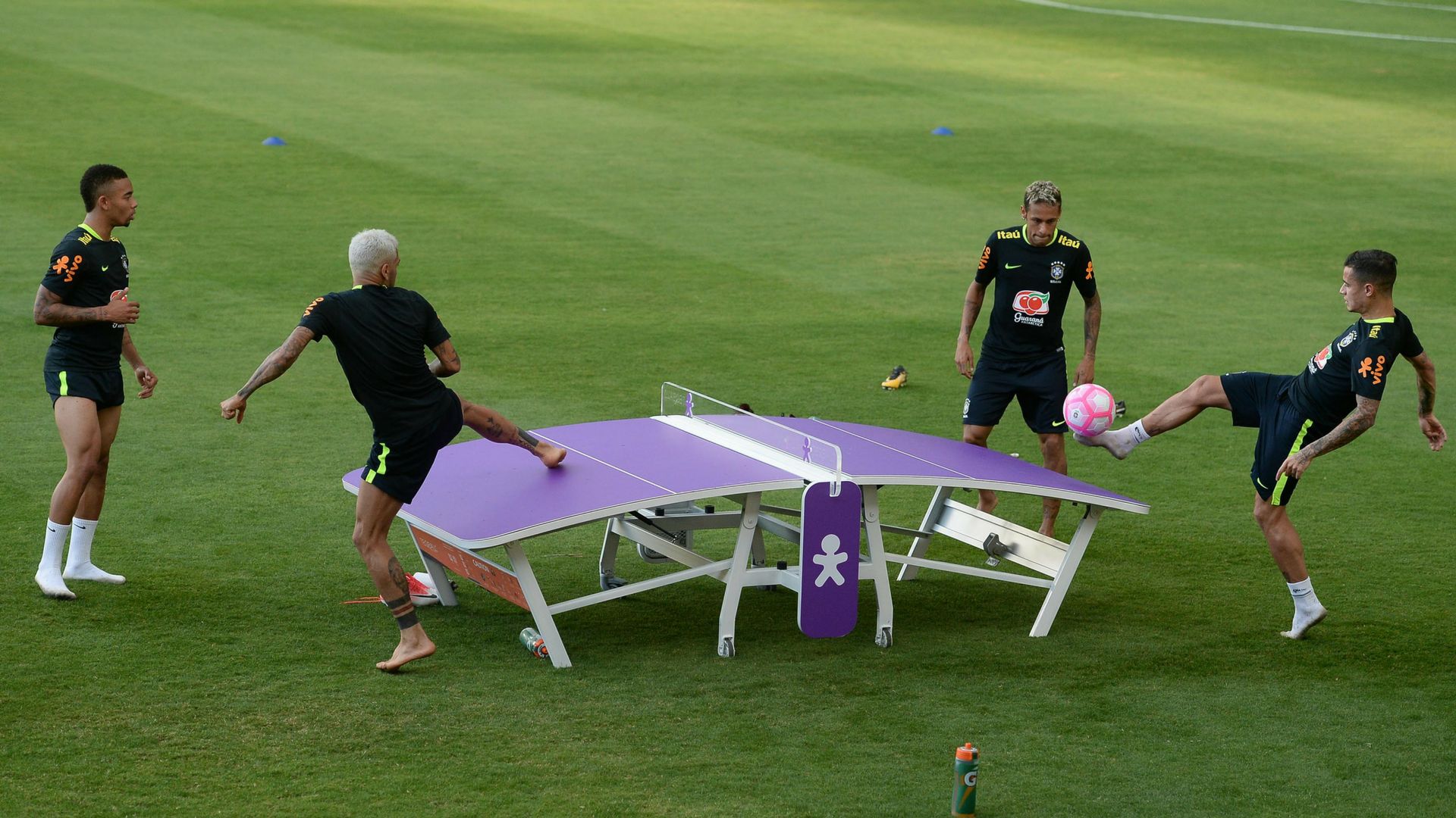 futmesa seleção brasileira neymar gabriel jesus daniel alves coutinho 06 10 2017