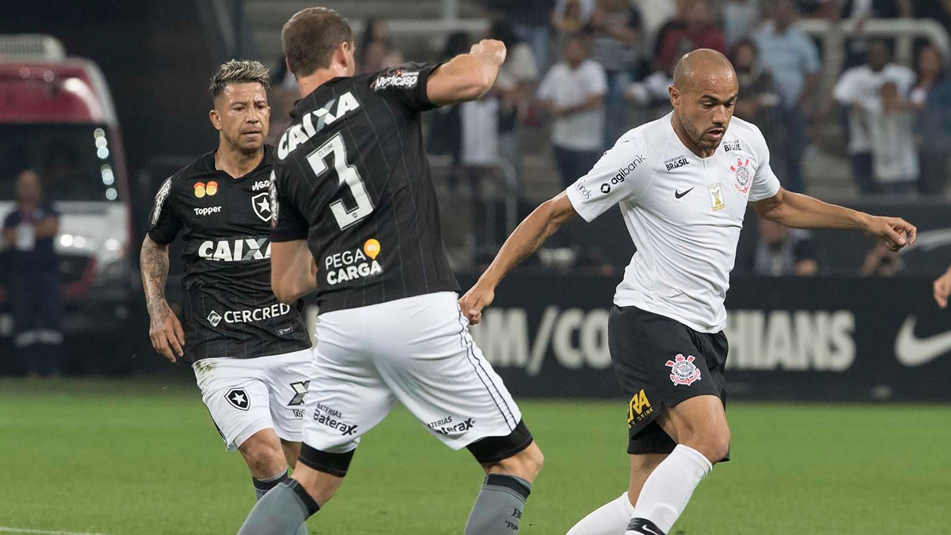 Leo Valencia Roger Corinthians Botafogo Brasileirao Serie A 18072018