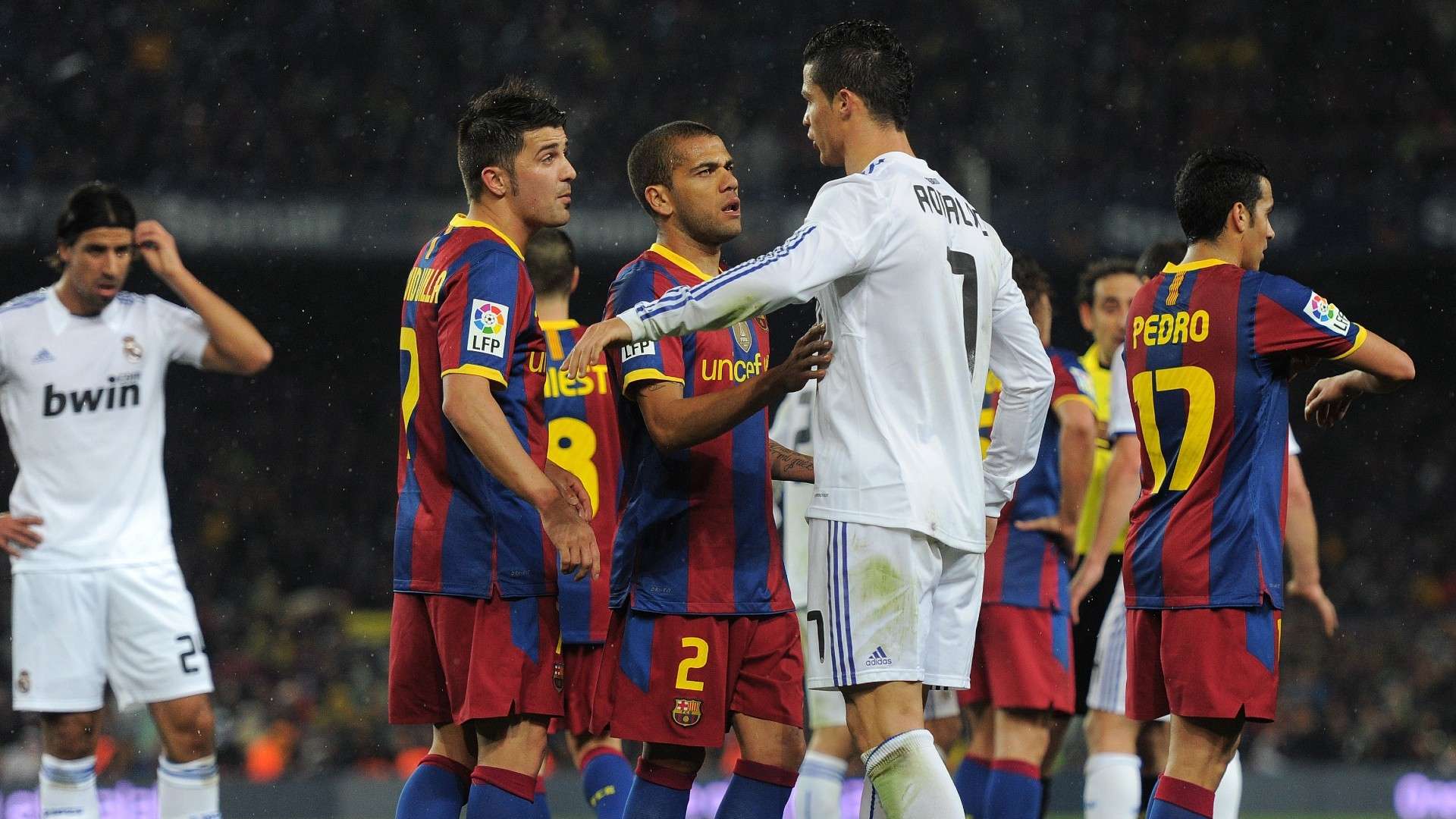 Dani Alves Cristiano Ronaldo Barcelona Real Madrid 2010