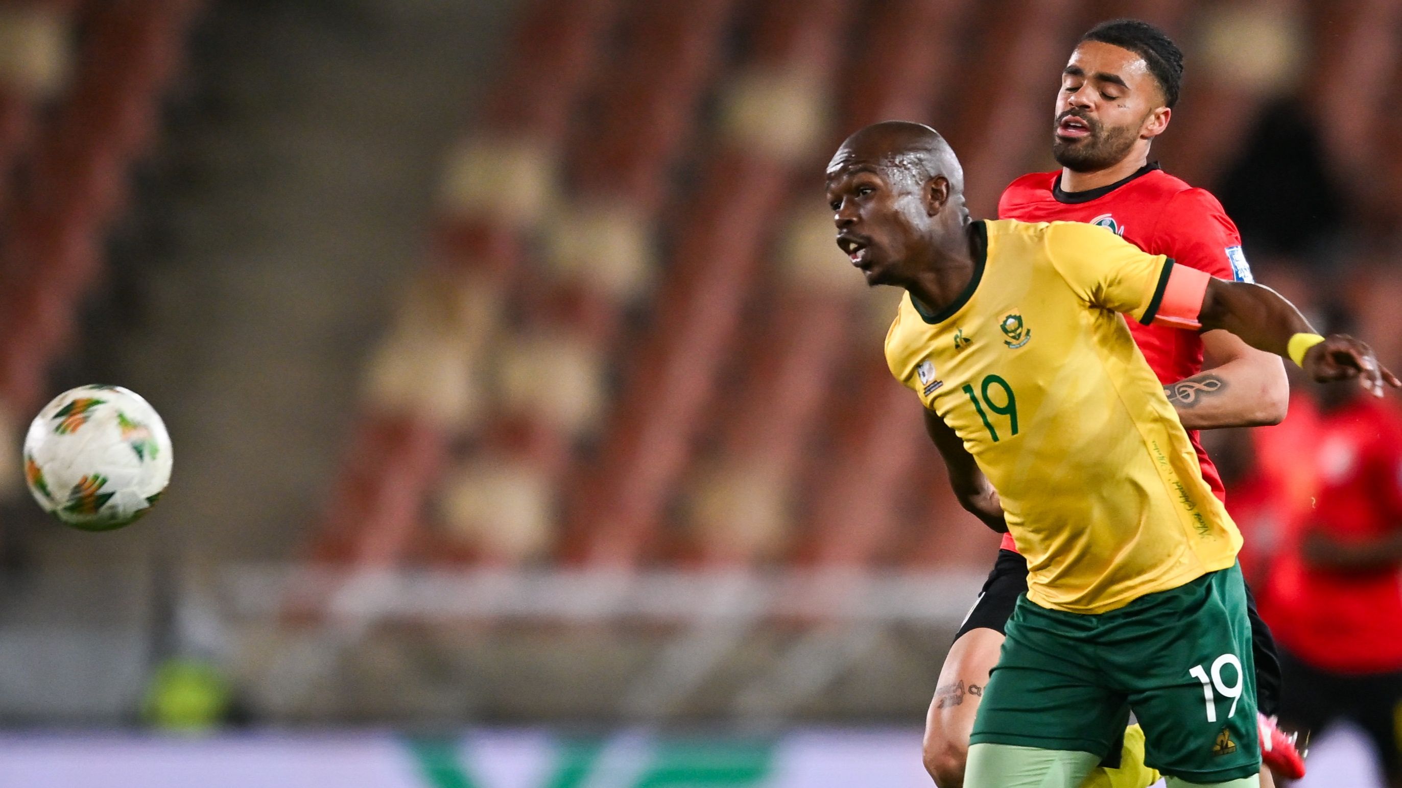 Nkosinathi Sibisi of South Africa & Stanley Ratifo of Mozambique