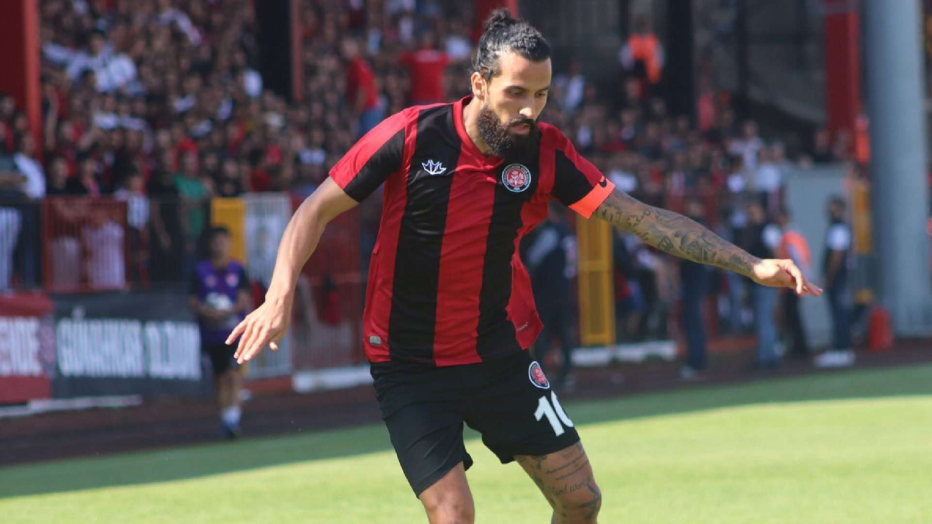 Erkan Zengin Karagumruk 16402019