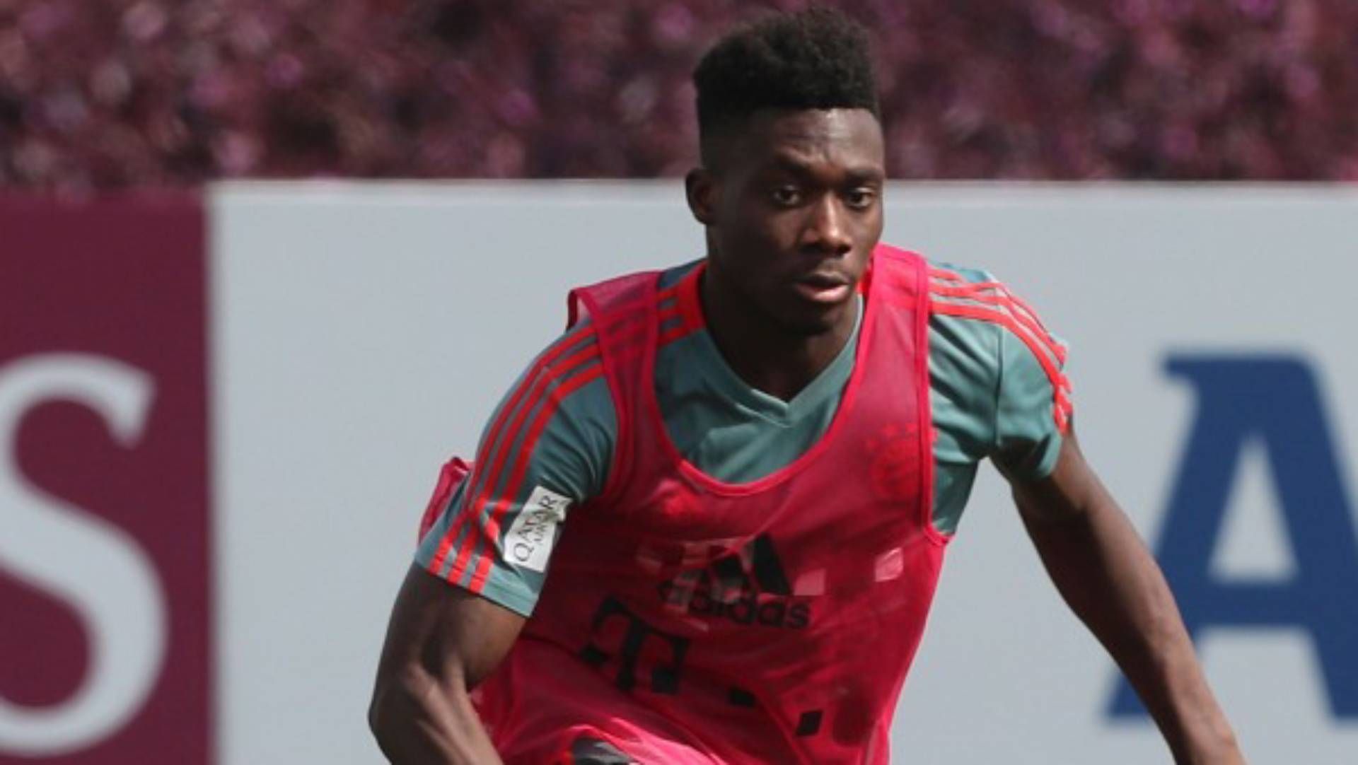 fc-bayern-alphonso-davies-09012023