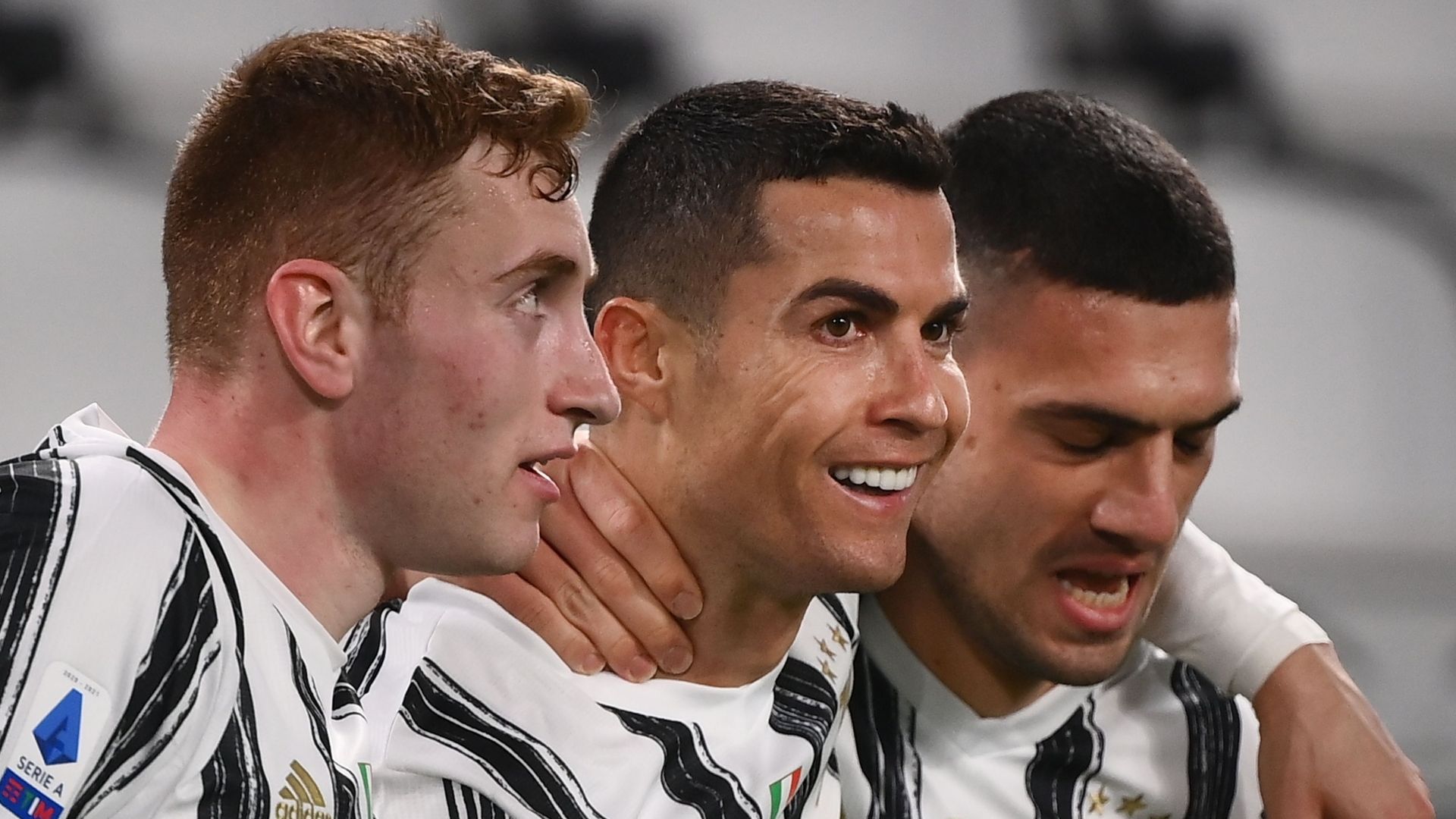 Juventus celebrate Ronaldo goal vs Crotone, Serie A 2020-21