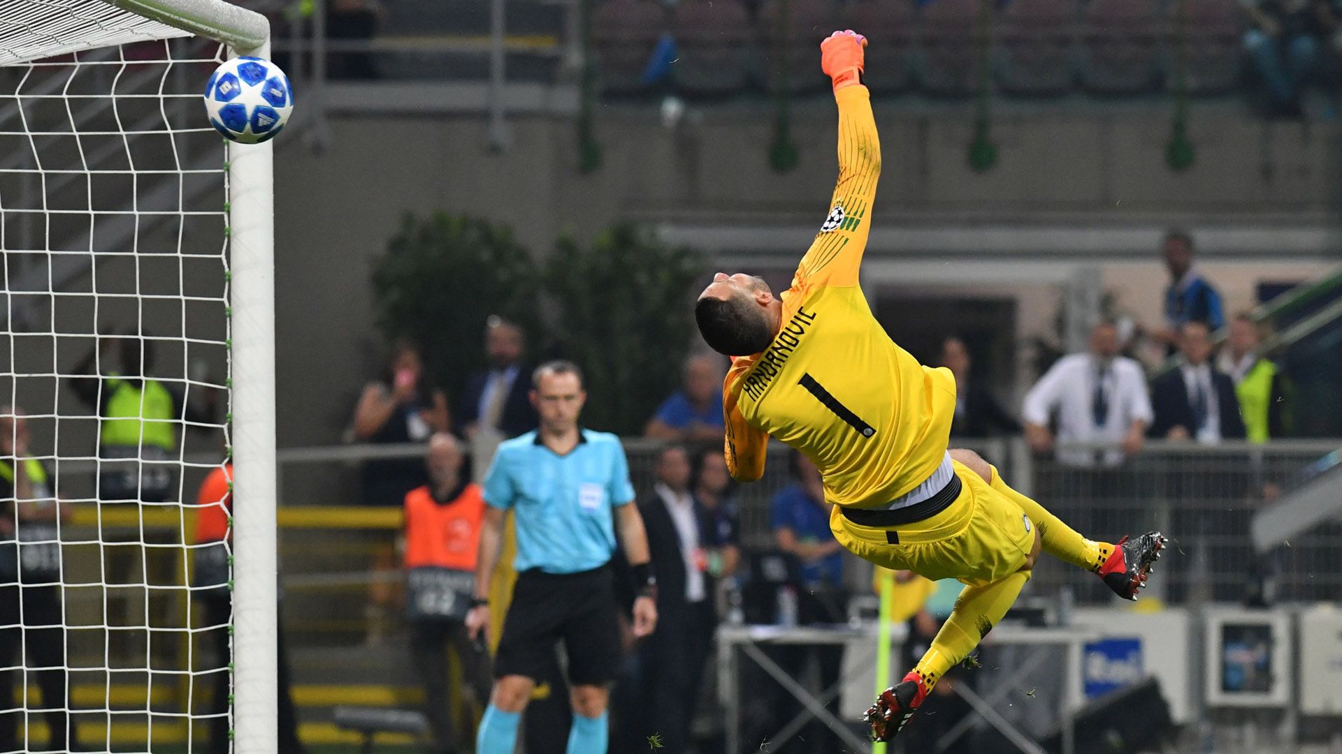 Handanovic Inter Tottenham Champions League