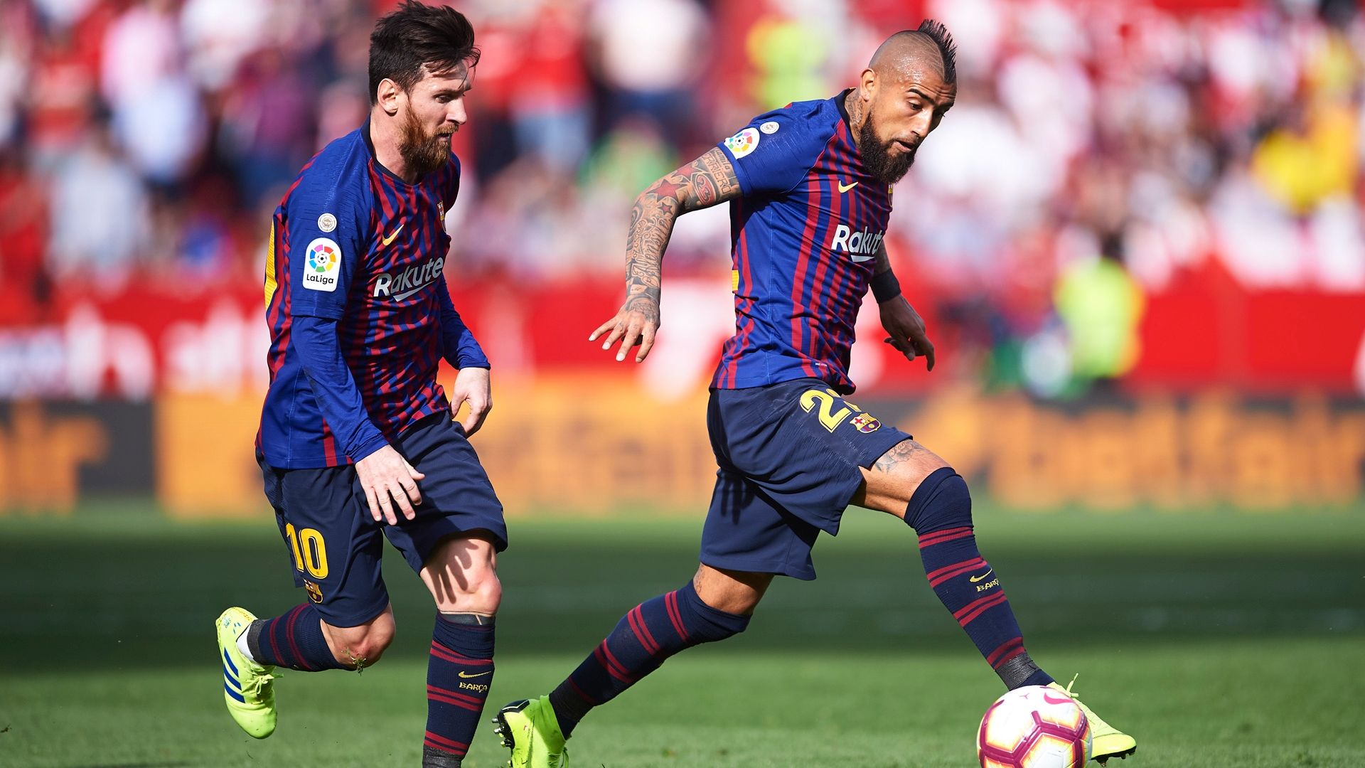 Arturo Vidal - Lionel Messi