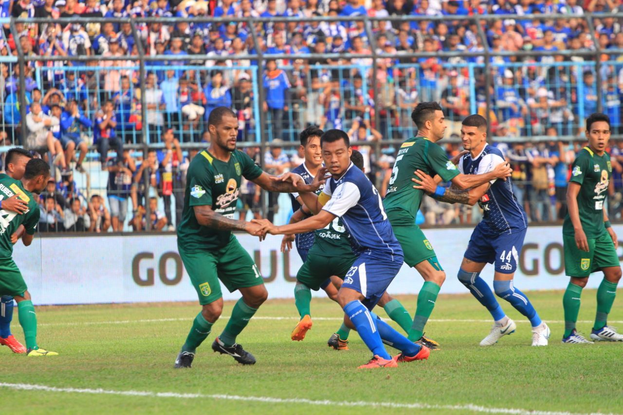 Arema FC vs Persebaya Surabaya