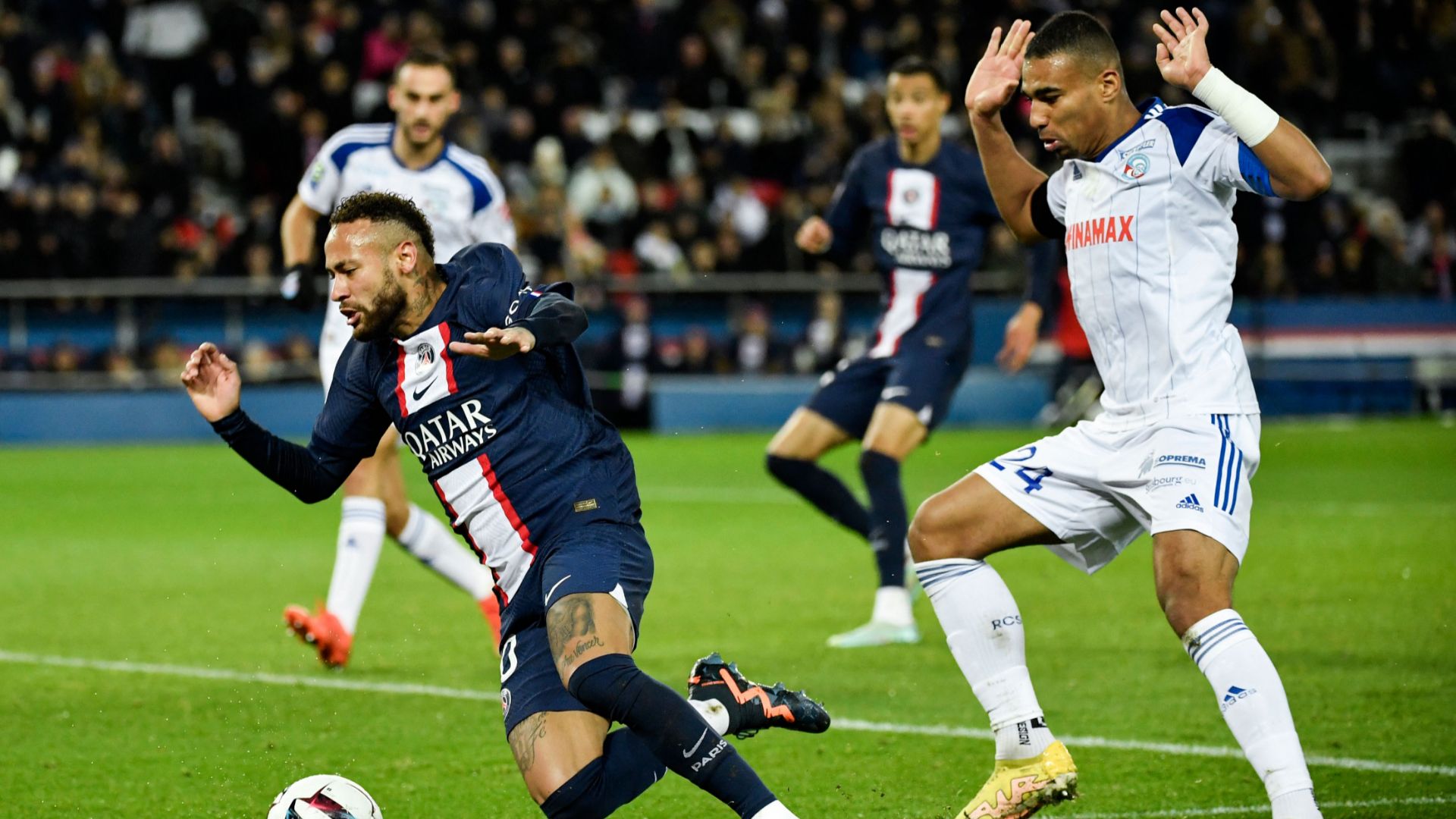 Alexander Djiku, Neymar