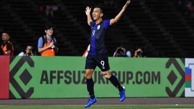 Kết quả U22 Việt Nam 2-2 U22 Thái Lan. Tiến Linh lập cú đúp, U22 Việt Nam cầm hòa U22 Thái Lan. Keo Sokpheng. Bán kết Sea Games. U22 Việt Nam vs U22 Campuchia. HIGHLIGHTS U22 Việt Nam 2-2 U22 Thái Lan. TRỰC TIẾP VTV6 U22 Việt Nam vs U22 Thái Lan. Link xem U22 Việt Nam. Xem trực tiếp U22 Việt Nam vs U22 Thái Lan. Xem VTV6. Trực tiếp bóng đá hôm nay. SEA Games 30. Lịch thi đấu bóng đá nam SEA Games 30. Lịch thi đấu SEA Games 30. Bóng đá. Xem bóng đá. VTV6 Online. U22 Việt Nam. Quang Hải chấn thương nặng. Park Hang-seo. Akira Nishino. Xem trực tiếp U22 Việt Nam trên kênh nào. Lịch thi đấu U22 Việt Nam. Chuyển nhượng. Chuyển nhượng V.League. Soi kèo U22 Việt Nam vs U22 Thái Lan. Văn Toản mắc sai lầm. Nguyễn Văn Toản U22 Việt Nam. Thủ môn Nguyễn Văn Toản. Bùi Tiến Dũng. Tại sao Văn Toản bắt chính trận gặp Thái Lan. Bùi Tiến Dũng Văn Toản. Cambodia vs Laos AFF Suzuki Cup 2018