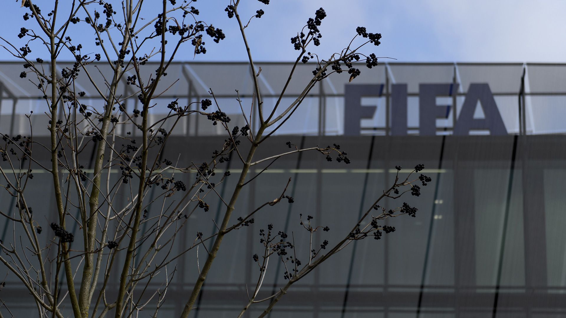 FIFA LOGO BUILDING 05012015