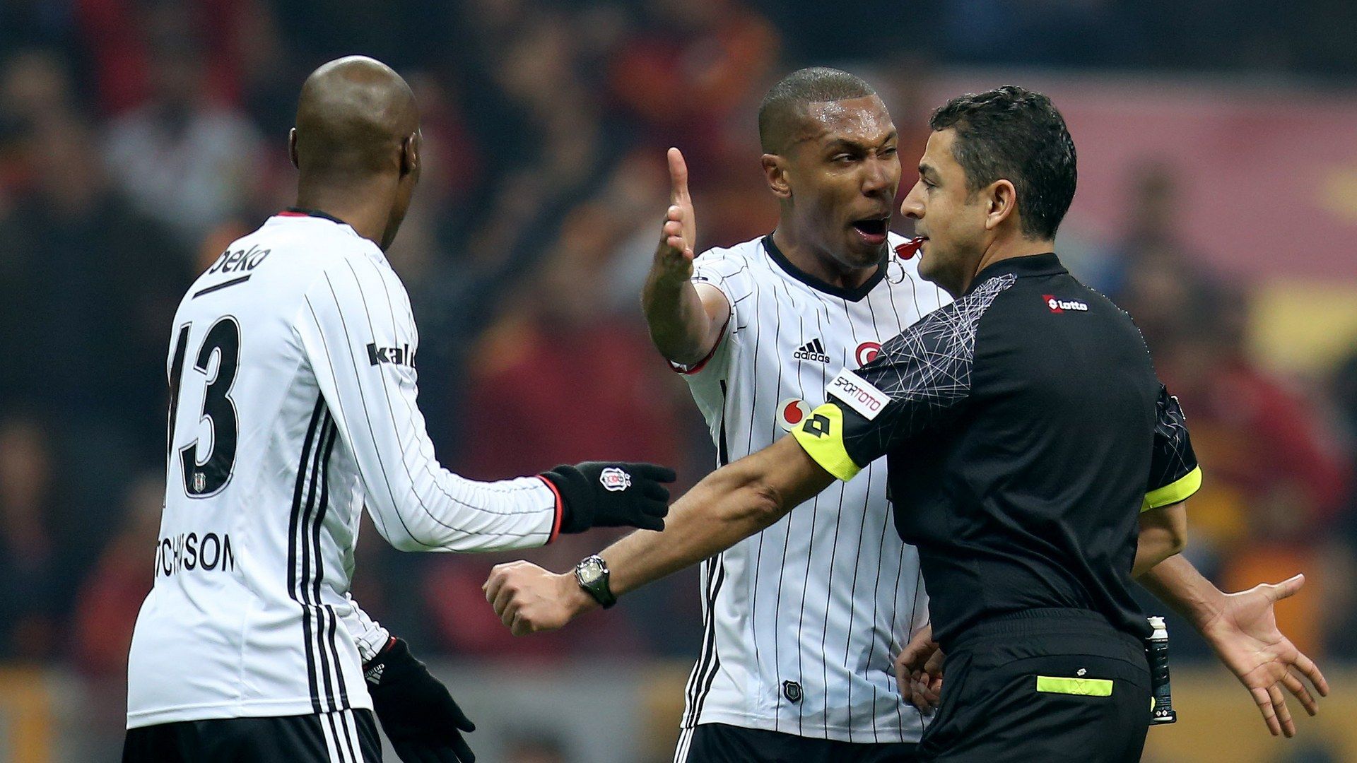 Atiba Hutchinson Marcelo Besiktas 2272017