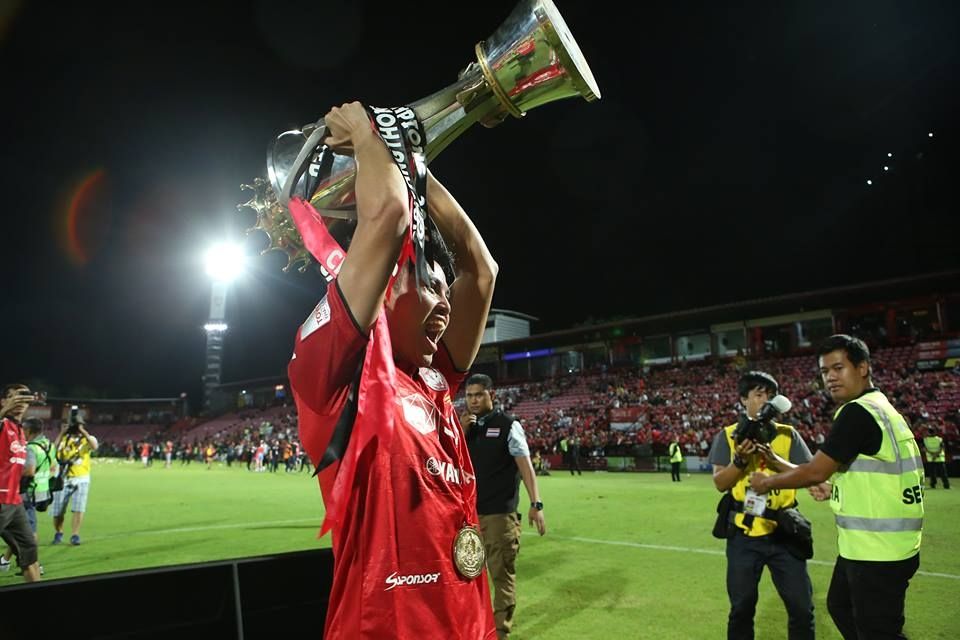 เมืองทอง ฉลองแชมป์