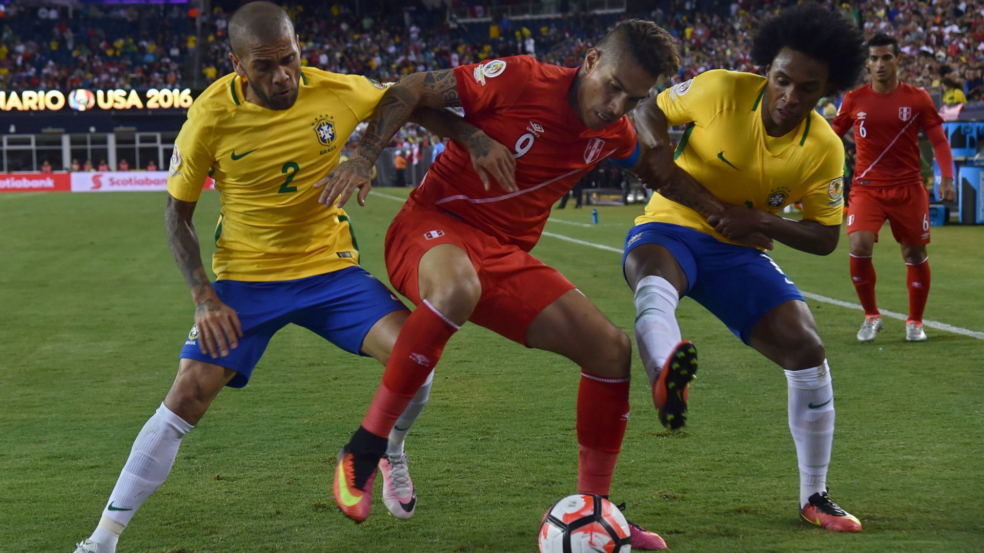 Dani Alves Paolo Guerrero Willian Brazil Peru Group B Copa America Centenario 12062016