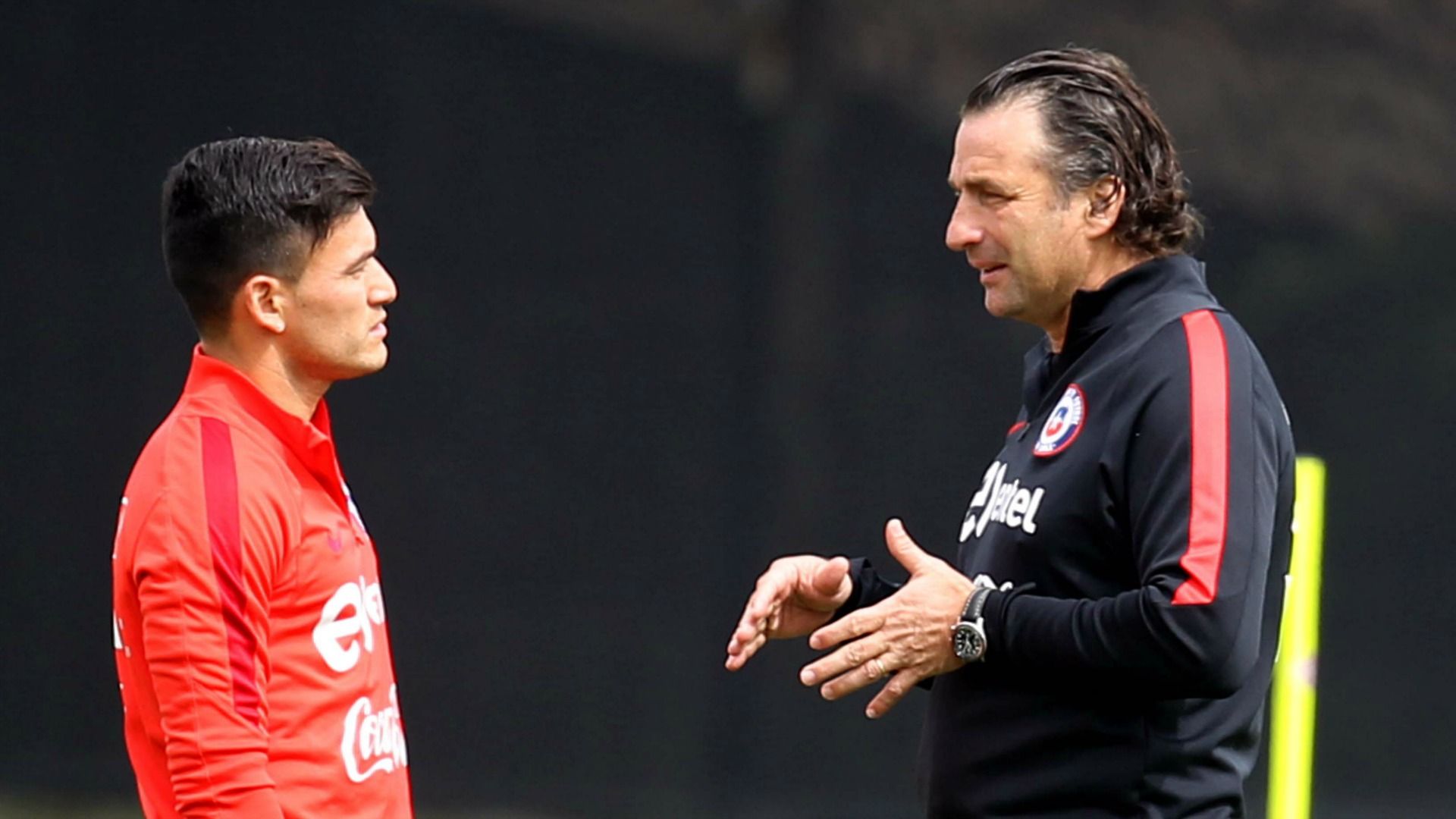 Juan Antonio Pizzi y Charles Aránguiz