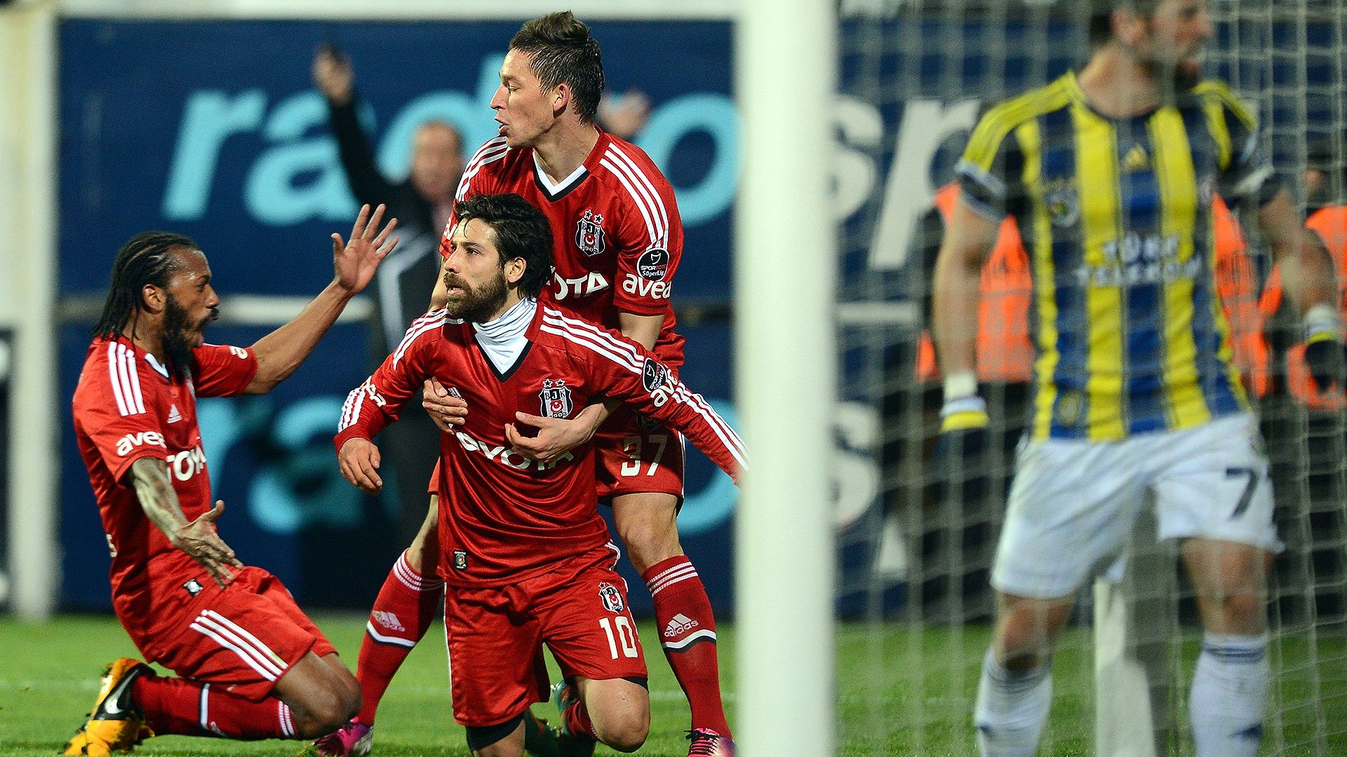 Besiktas Fenerbahce Olcay Sahan