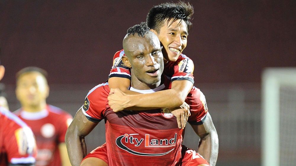 Louis Ewonde - Pham Cong Hien Ho Chi Minh City FC Viettel FC Round 6 V.League 2019