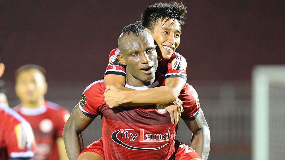 Louis Ewonde - Pham Cong Hien Ho Chi Minh City FC Viettel FC Round 6 V.League 2019