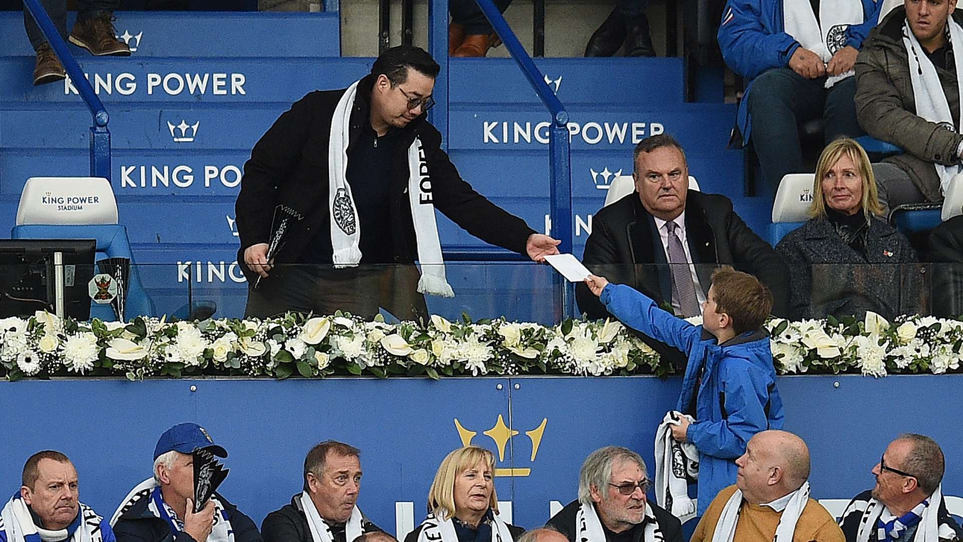 Leicester City Vichai tribute 10112018