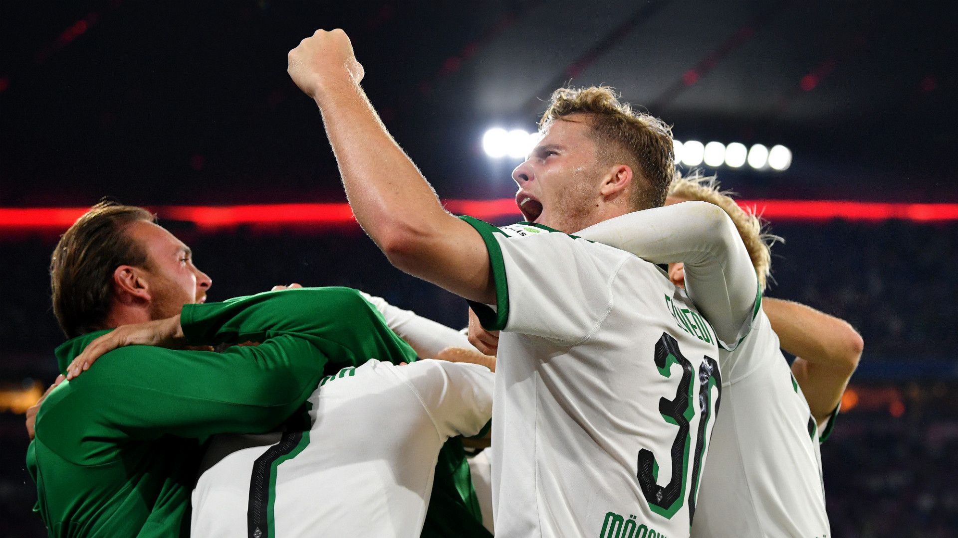 Nico Elvedi Borussia Mönchengladbach FC Bayern 06102018