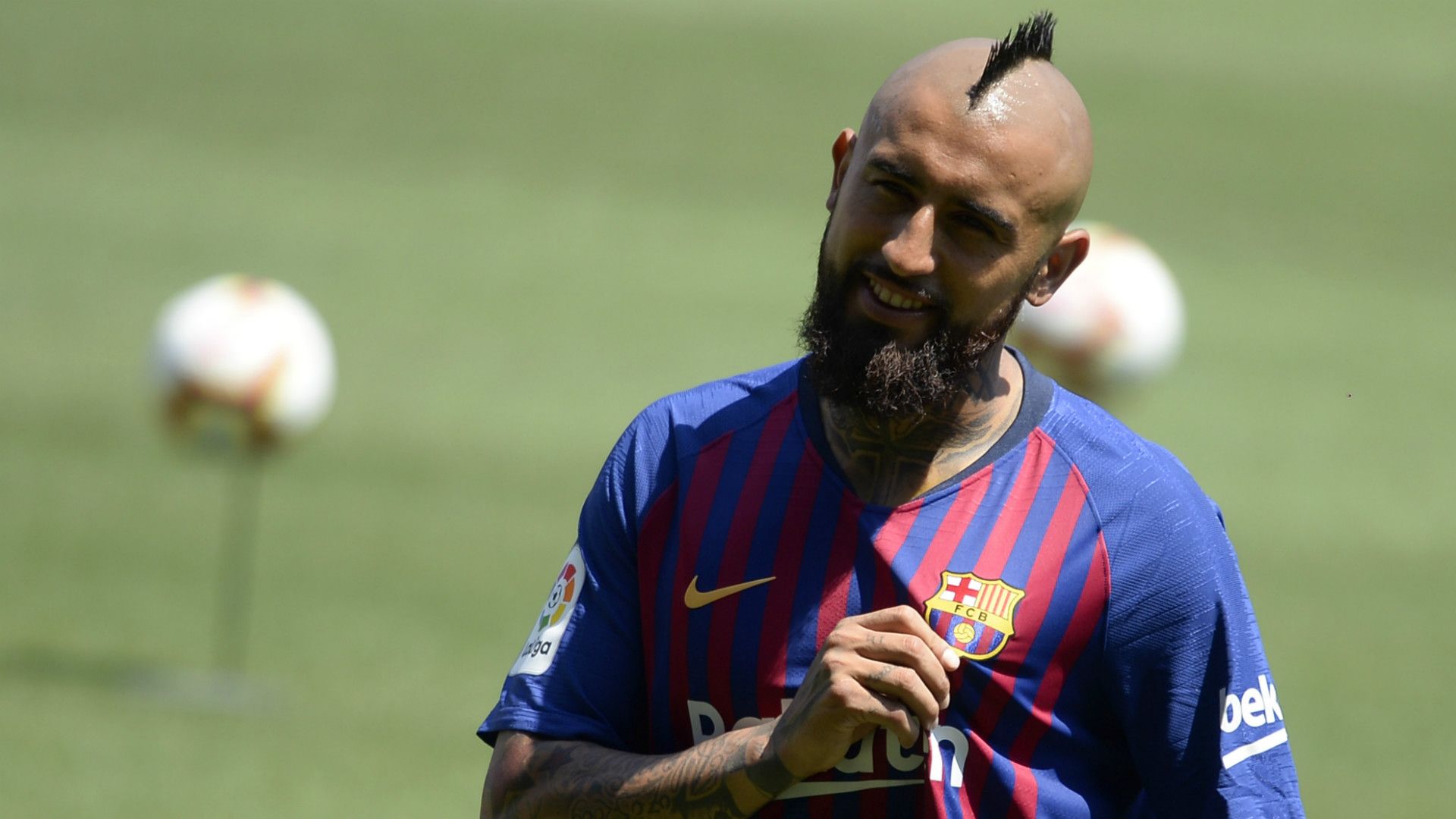 Arturo Vidal Unveiling Barcelona