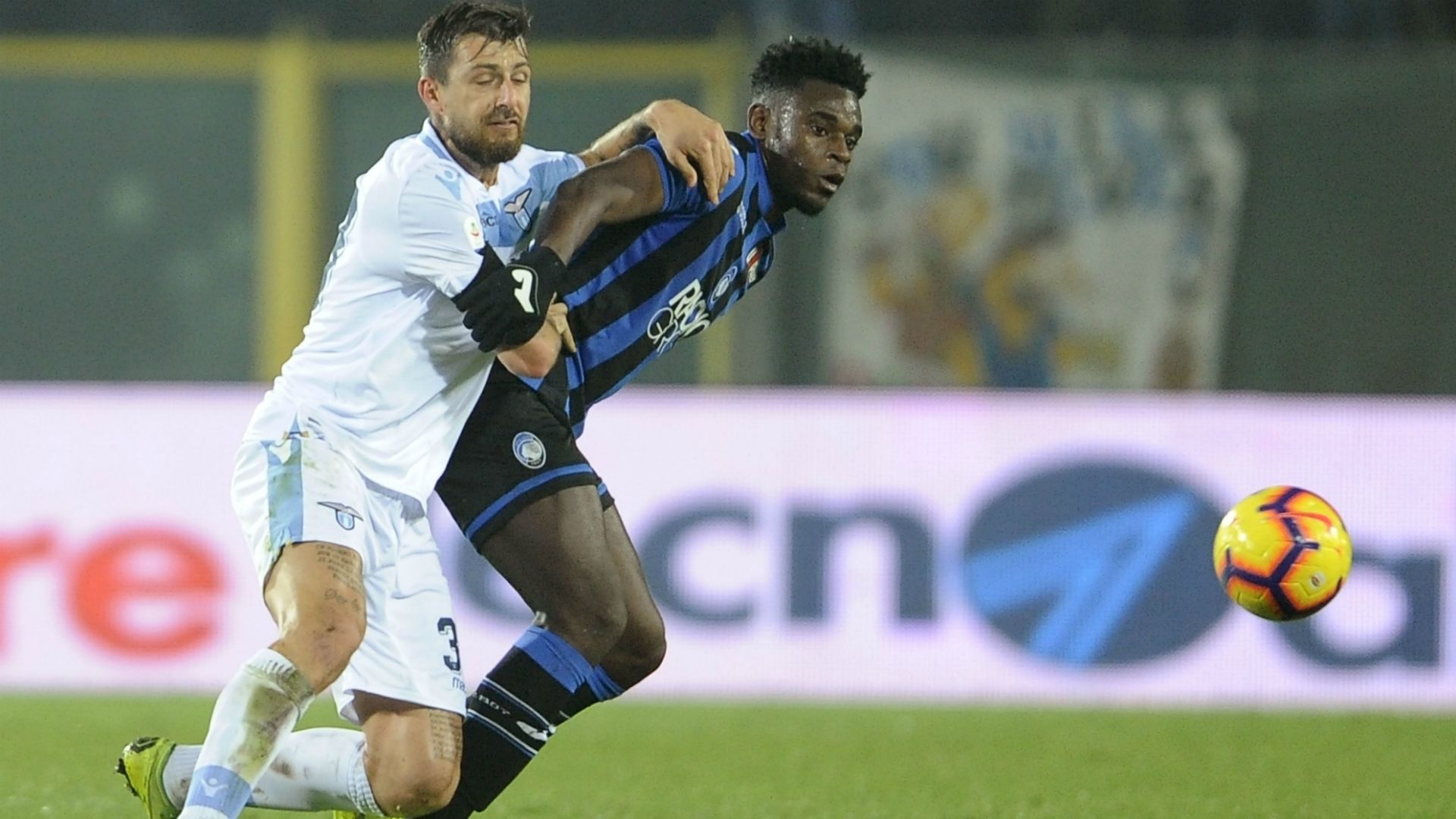 Duvan Zapata Francesco Acerbi Atalanta Lazio Serie A