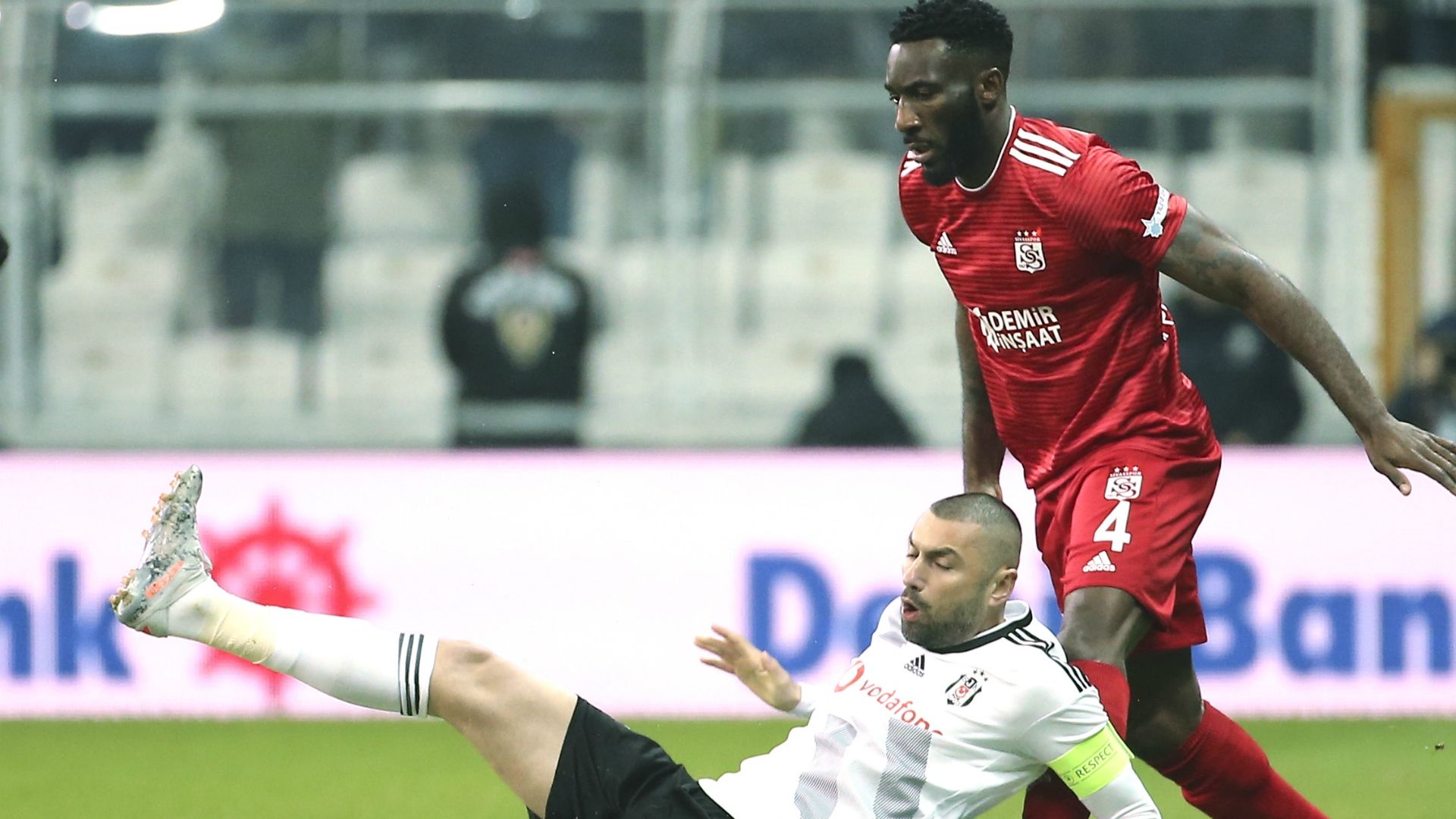 Aaron Appindangoye Burak Yilmaz Besiktas Sivasspor 01192020