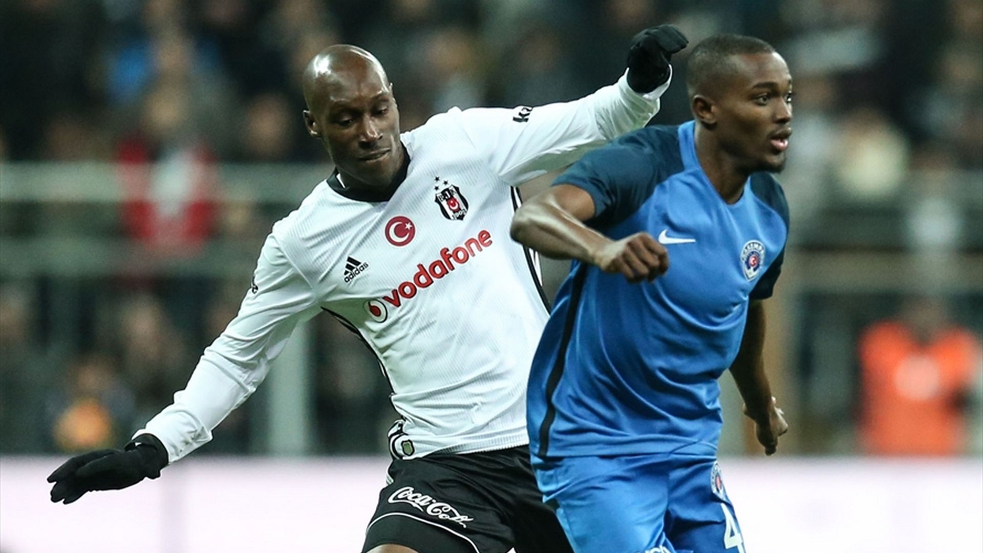 Atiba Hutchinson Bernard Mensah Besiktas Kasimpasa 1262018