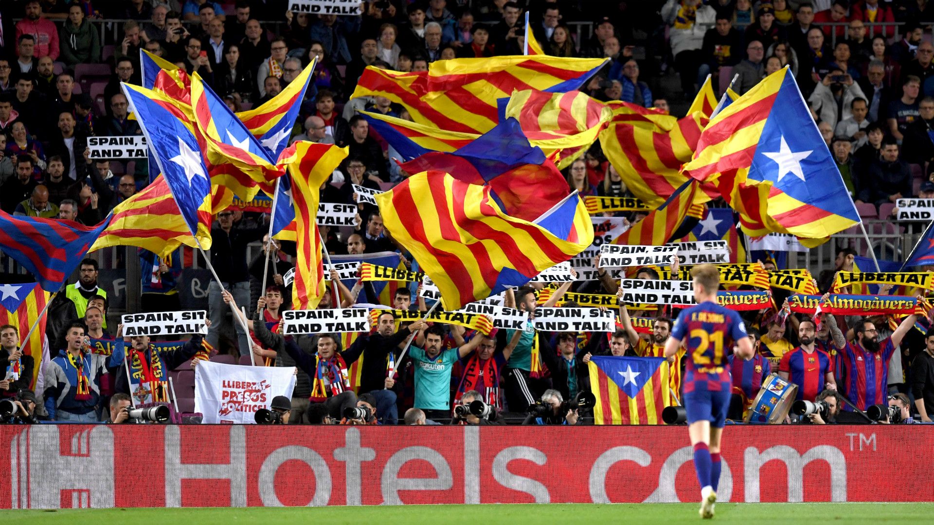 De Jong Barcelona Slavia Praga Champions League