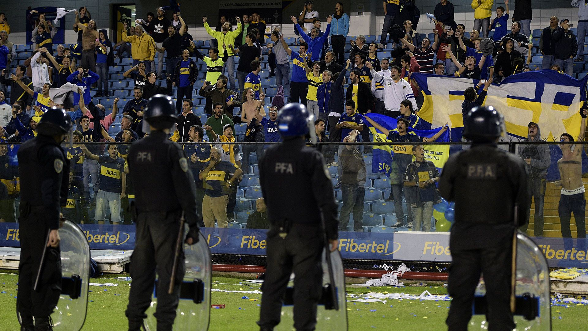 Libertadores Boca Juniors River Plate Police Polizei Argentine Argentinien Fans15052015