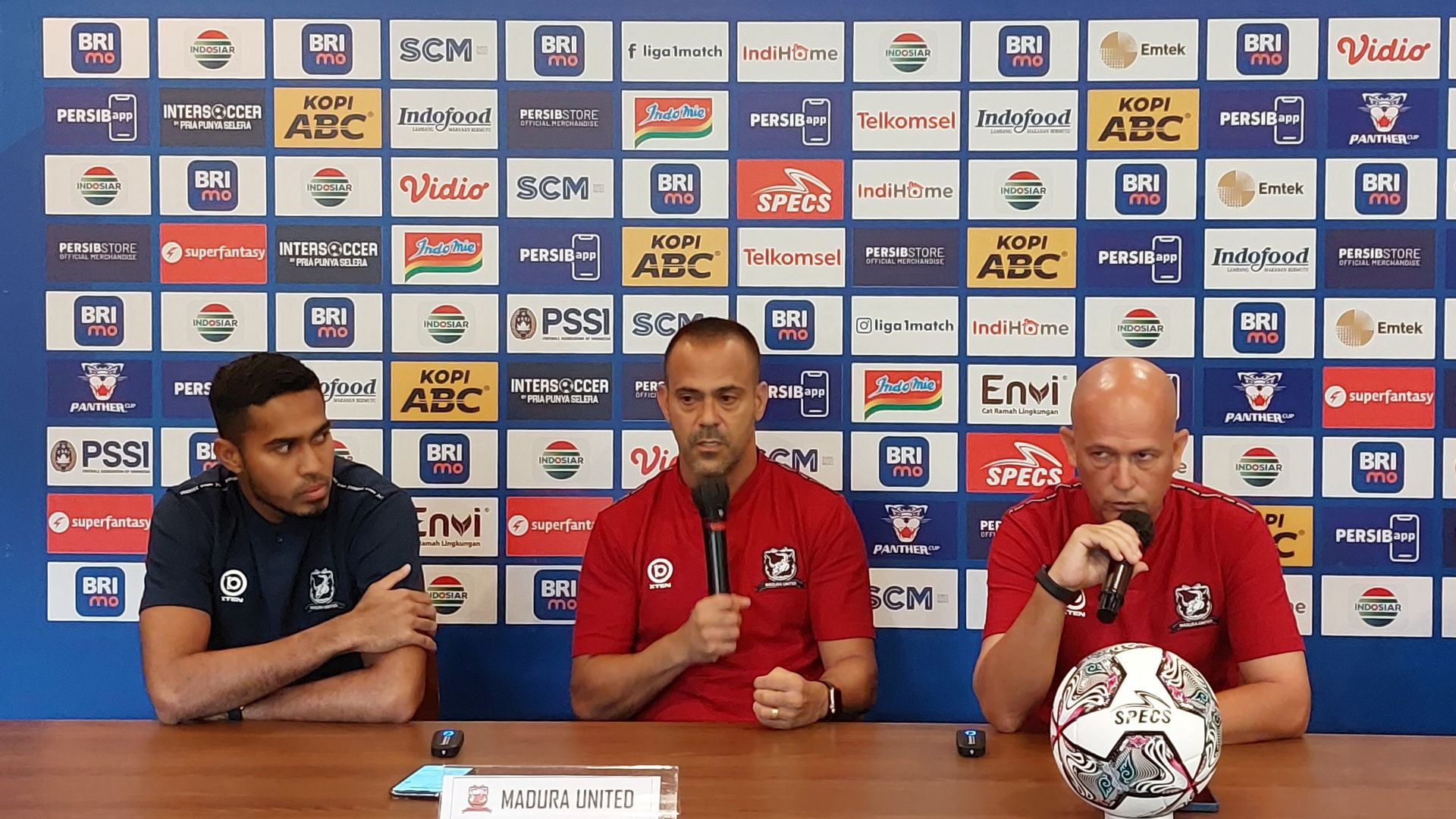 Madura United Prematch Press - Rendy Oscario - Fabio Lefundes