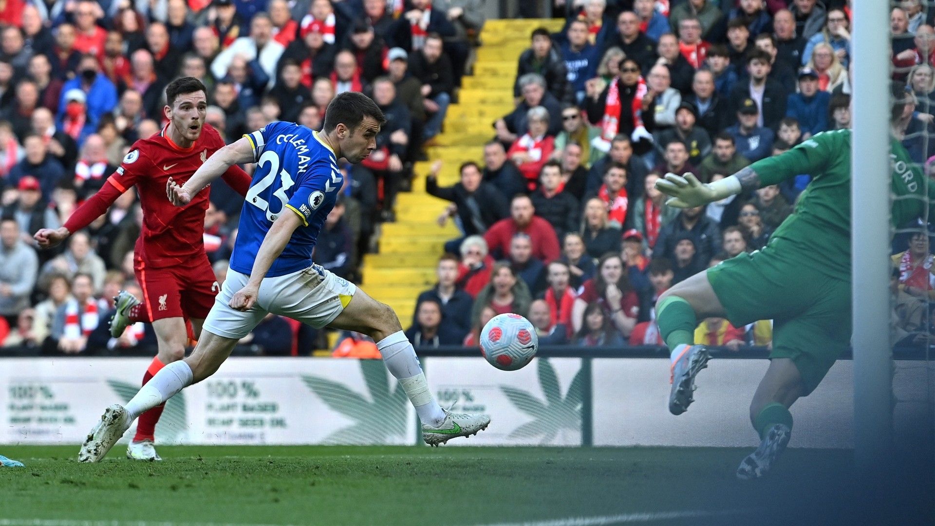 Andy Robertson Liverpool Everton 2021-22