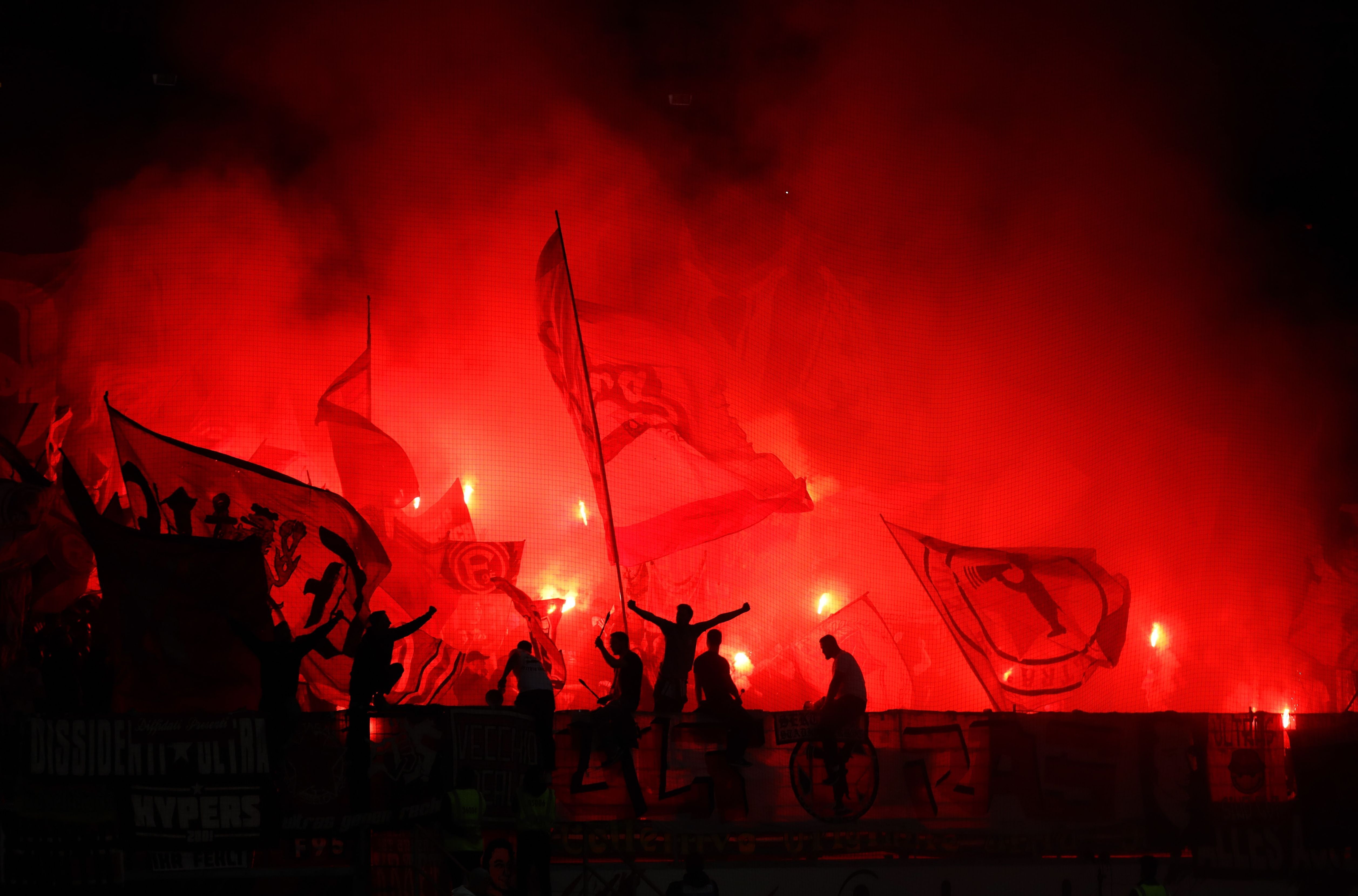 Fortuna Düsseldorf Fans Bengalo Pyro