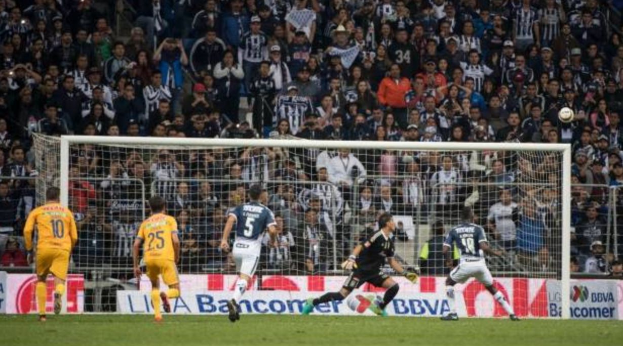 Monterrey Tigres Avilés Hurtado penalti fallado 101217