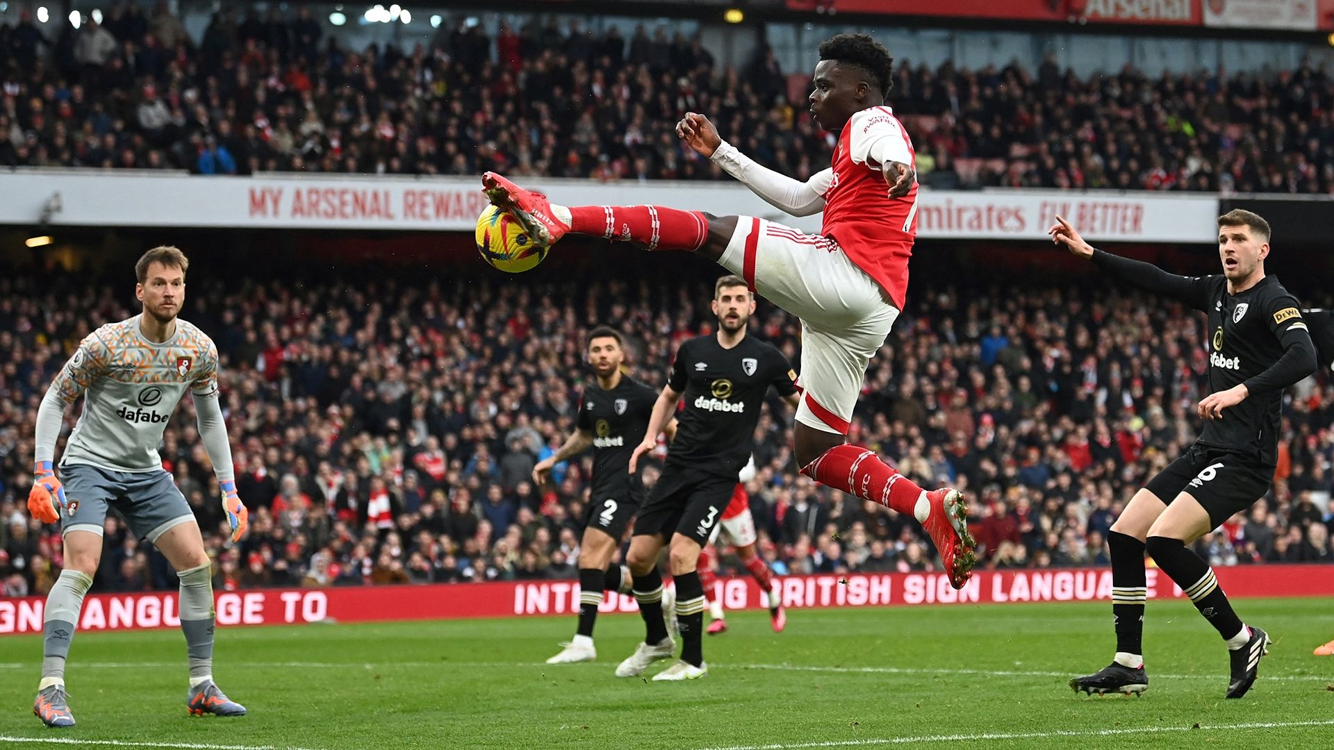 Bukayo Saka volley Arsenal Bournemouth Premier League 2022-23