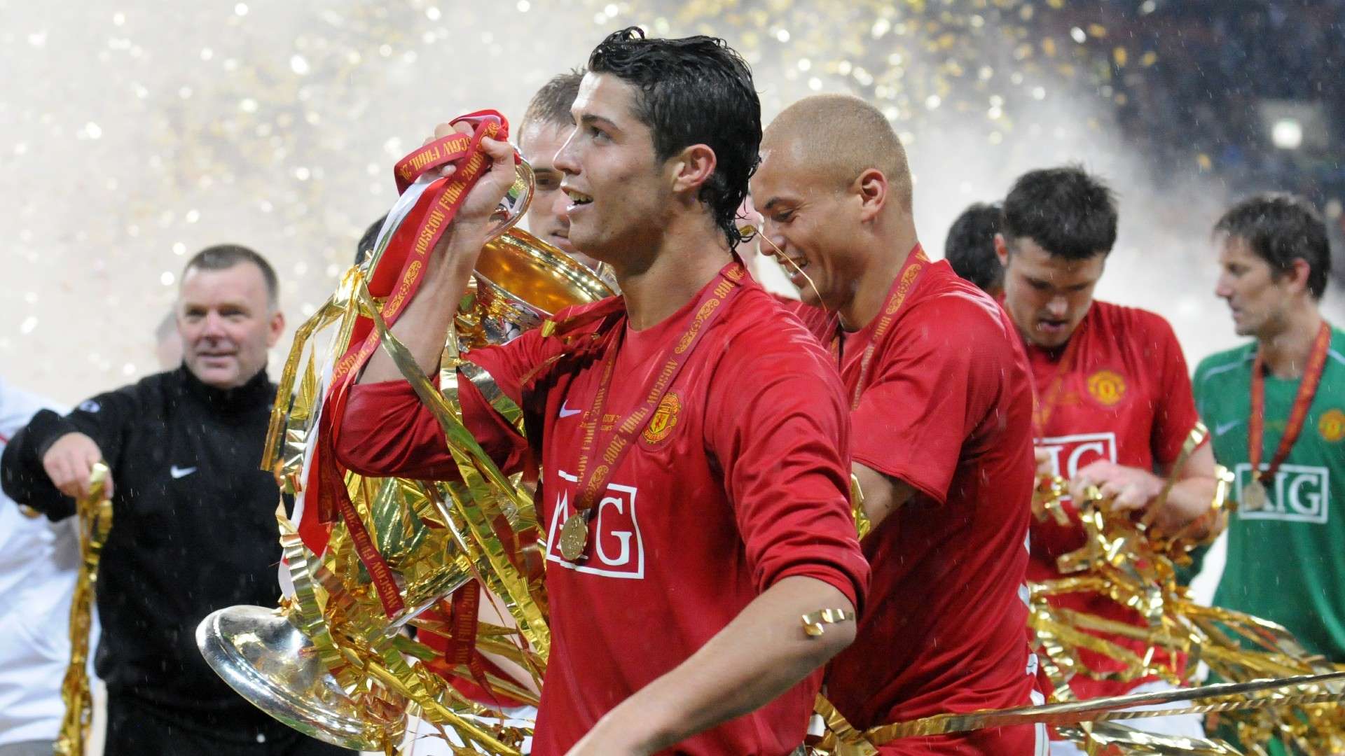 Cristiano Ronaldo Manchester United UCL trophy