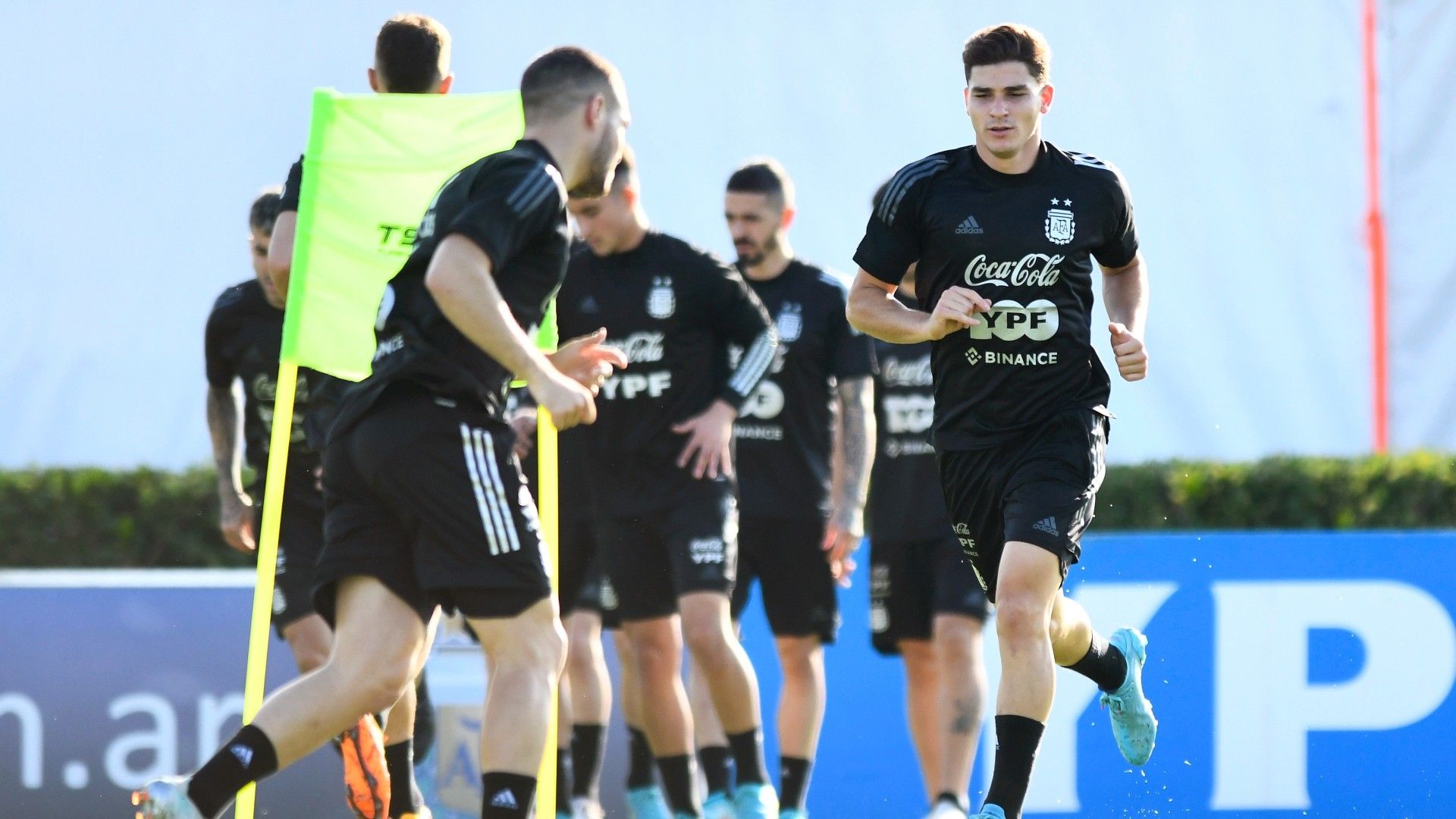 Julian Alvarez Argentina Entrenamiento 27032022