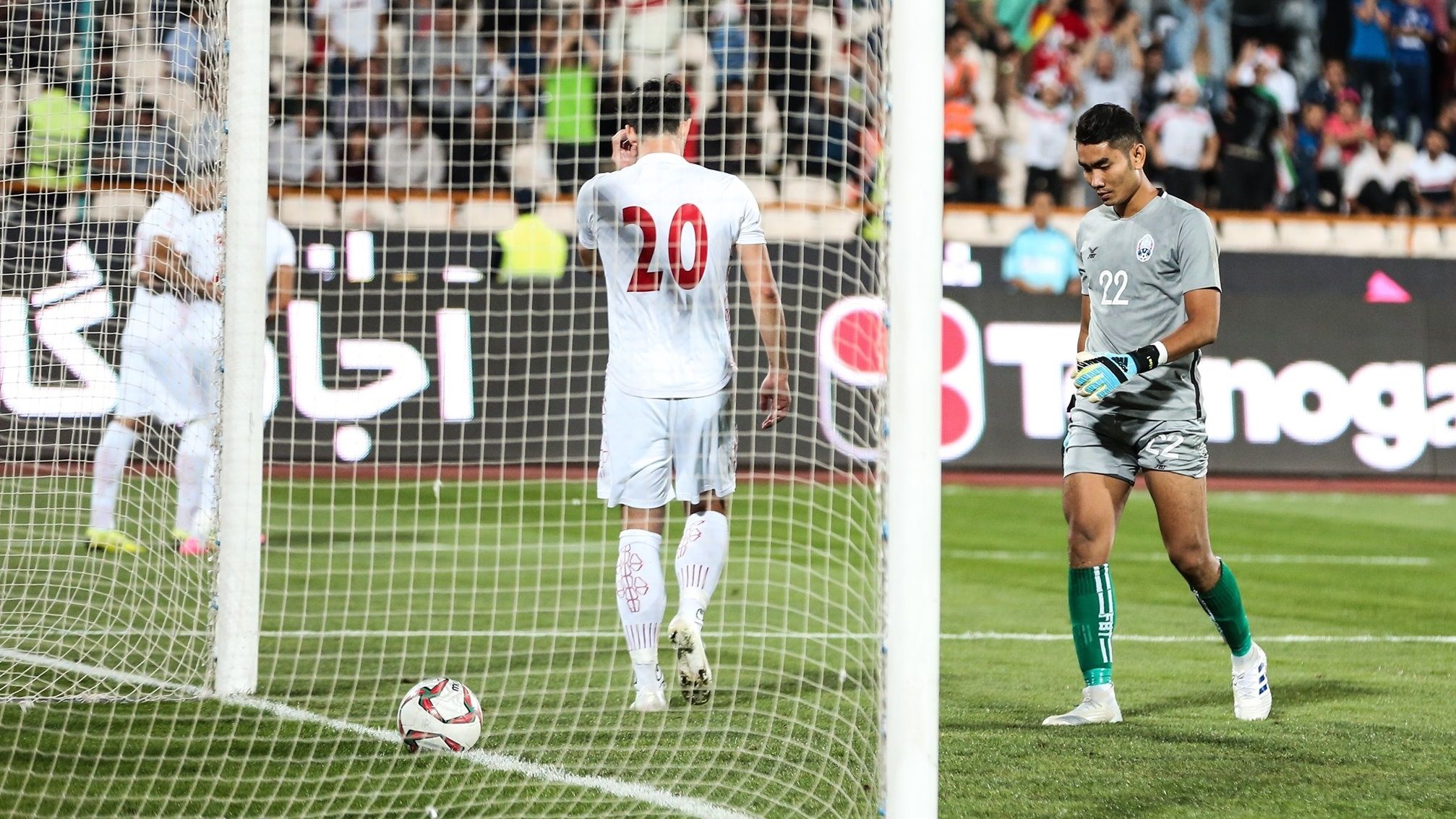 Iran 14-0 Campuchia. HIGHLIGHTS Iran 14-0 Campuchia. Campuchia thua trận lịch sử. Trận thua lịch sử của Campuchia. Cầu thủ Campuchia gốc Việt. Cầu thủ Việt ở Campuchia. Thủ môn Keo Soksela. Hul Kimhuy. Trực tiếp bóng đá. Kết quả bóng đá. Vòng loại World Cup 2022. Cầu thủ Việt Nam ở Campuchia. Lâm Huệ Dũng. Diệp Hoài Xuân.