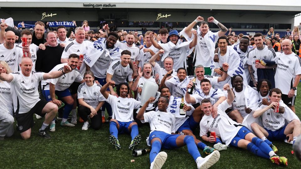 Robbie Savage Macclesfield 2