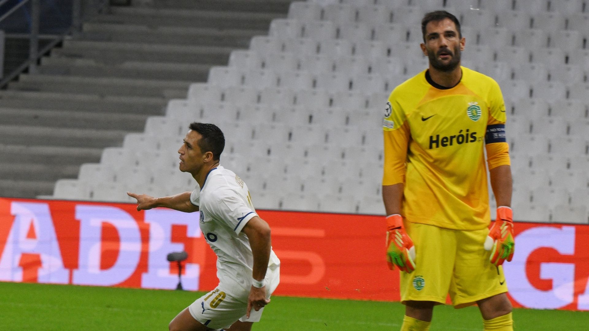 041022 Adán y Alexis Sánchez Olympique de Marsella Sporting CP