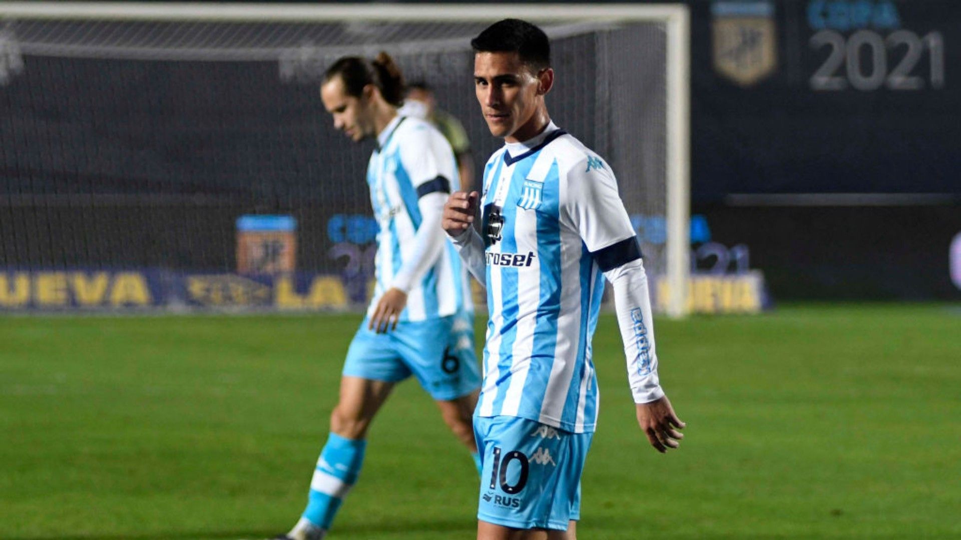 Matías rojas en un partido de racing 2021